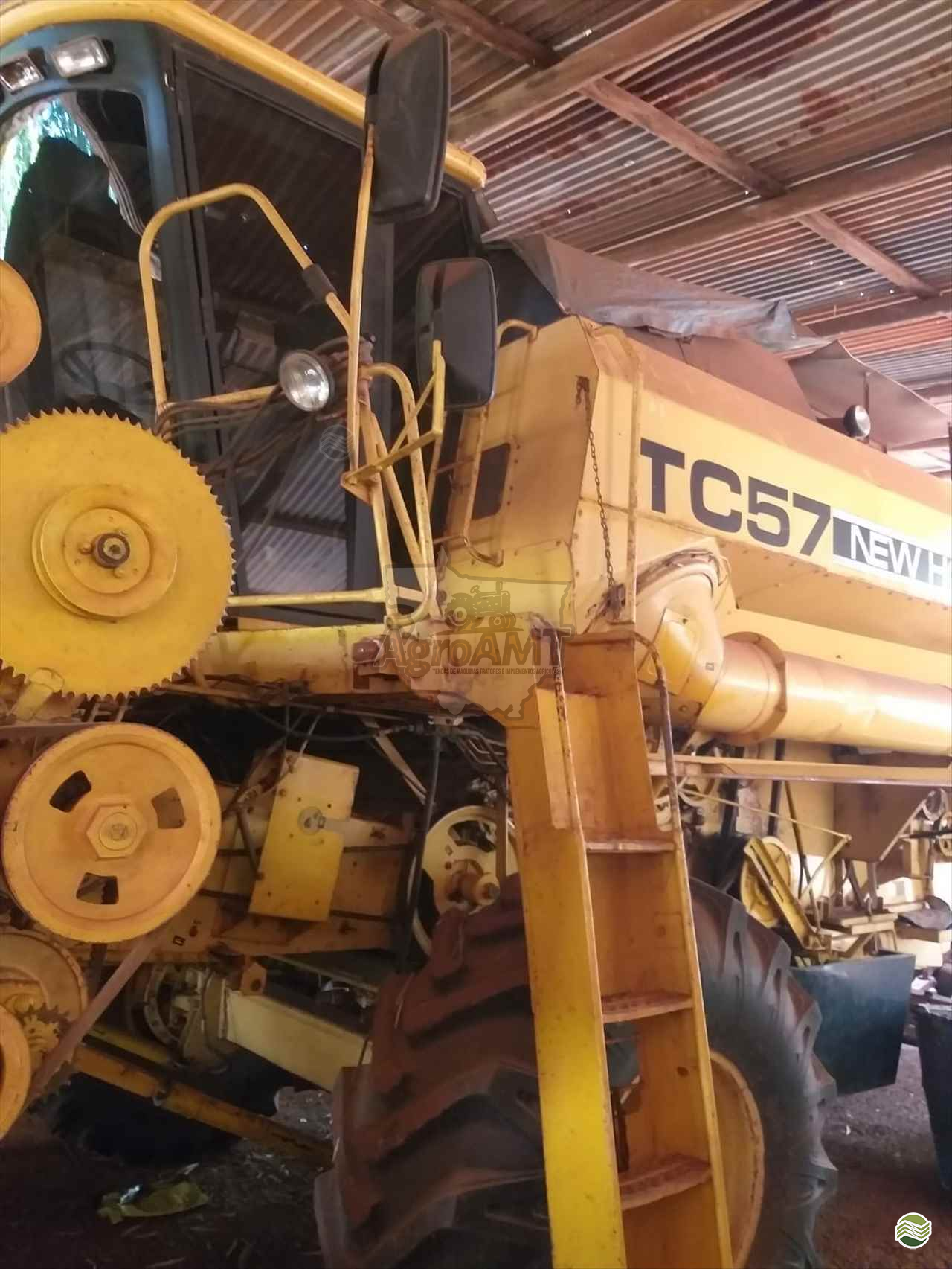 COLHEITADEIRA NEW HOLLAND TC 57 AgroAMT Tratores e Implementos Agrícolas Usados TANGARA DA SERRA MATO GROSSO MT