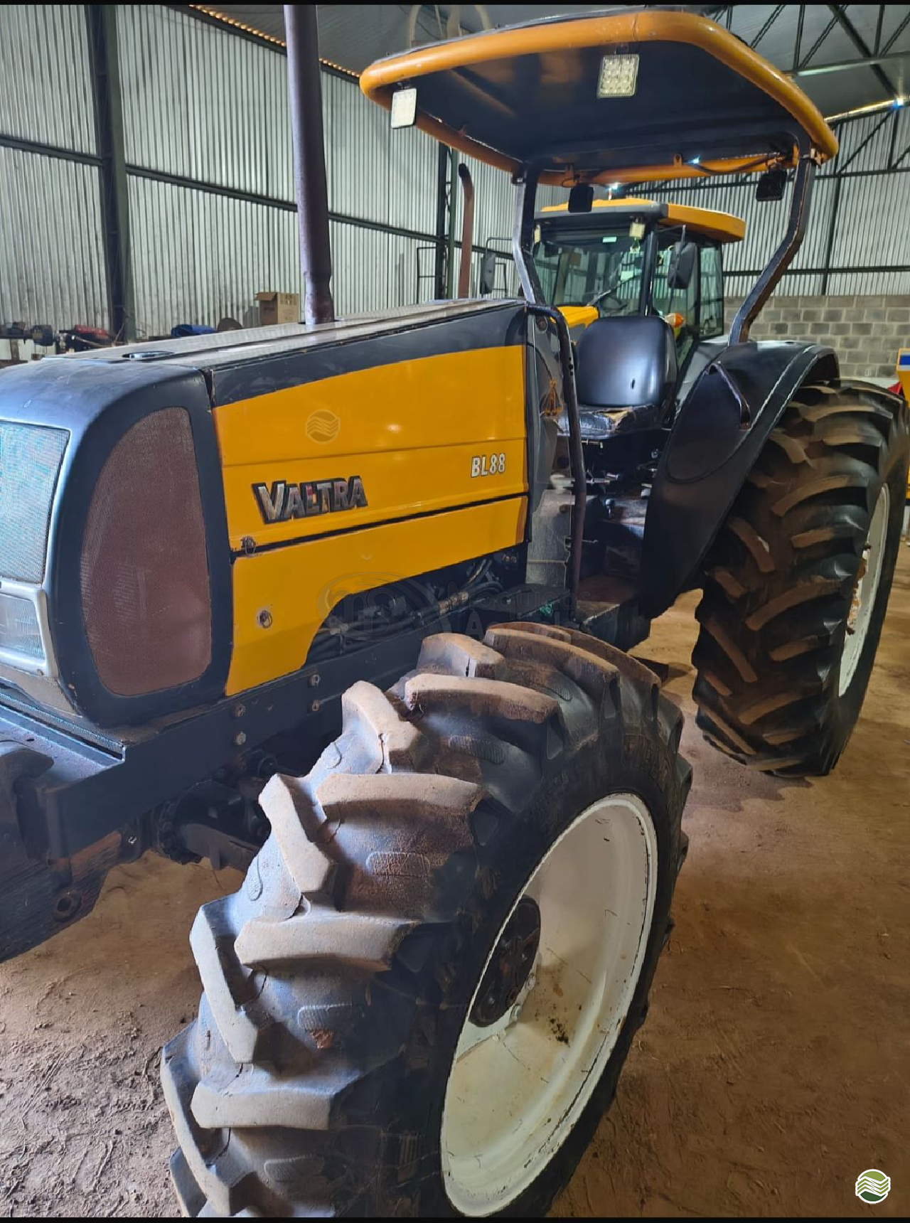 VALTRA BL 88 de MS Máquinas Agrícolas