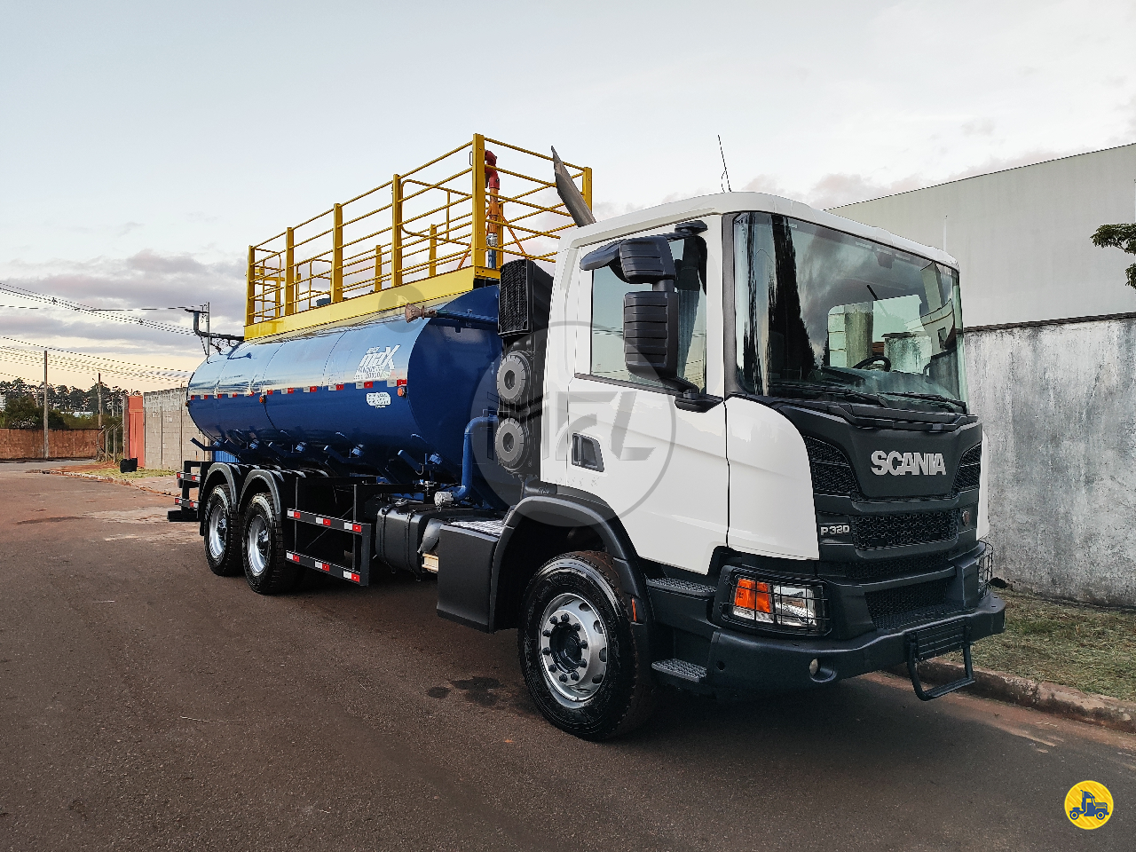 CAMINHAO SCANIA SCANIA P320 Tanque Pipa Truck 6x4 MFL Truck NOVA LIMA MINAS GERAIS MG
