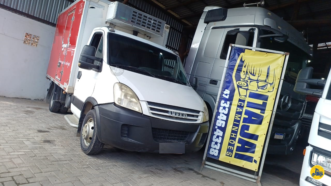 CAMINHAO IVECO DAILY 55c16 Baú Frigorífico 3/4 4x2 Itajai Caminhões NAVEGANTES SANTA CATARINA SC