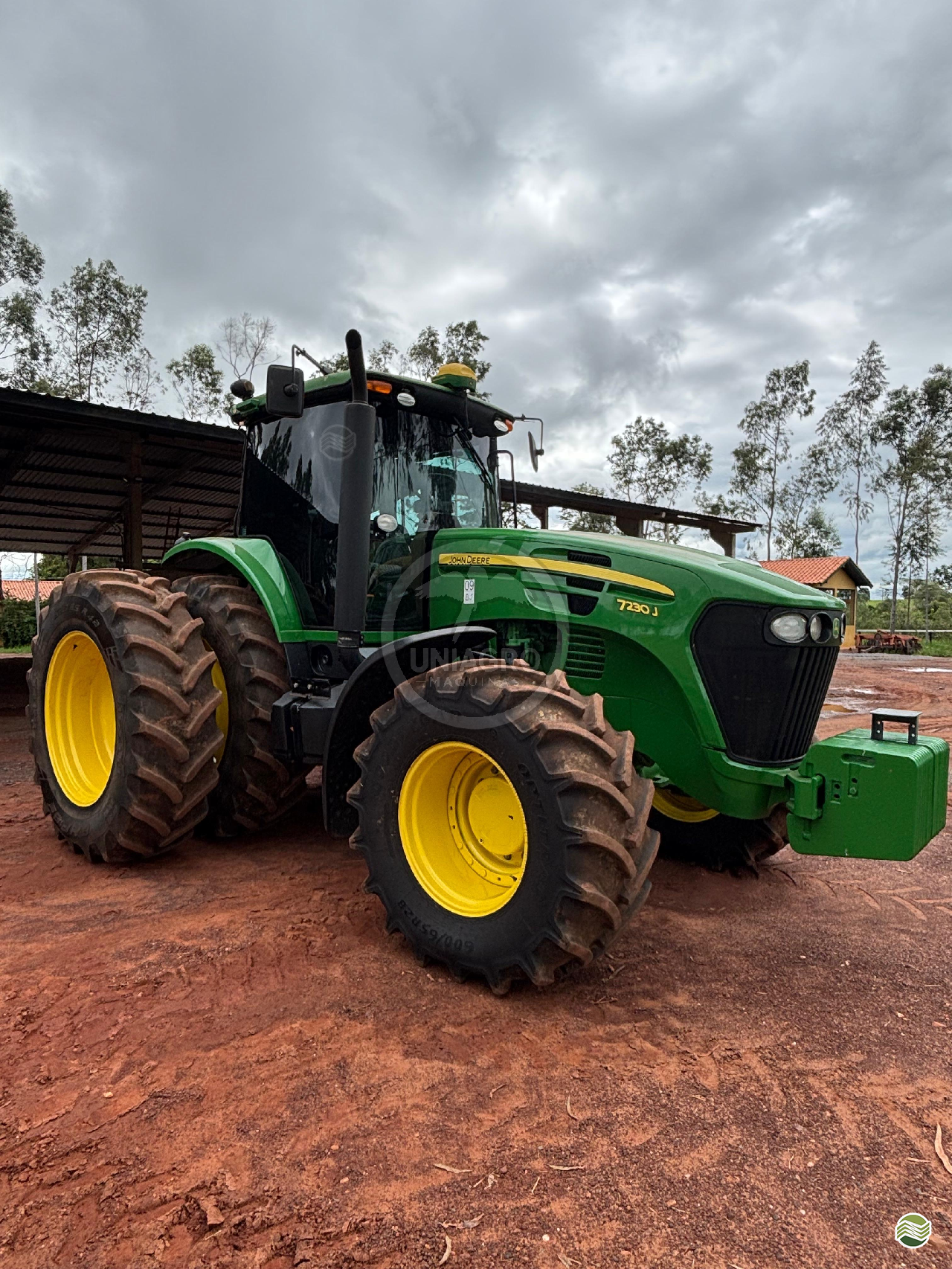 TRATOR JOHN DEERE JOHN DEERE 7230J Tração 4x4 Uniagro Máquinas MOGI DAS CRUZES SÃO PAULO SP