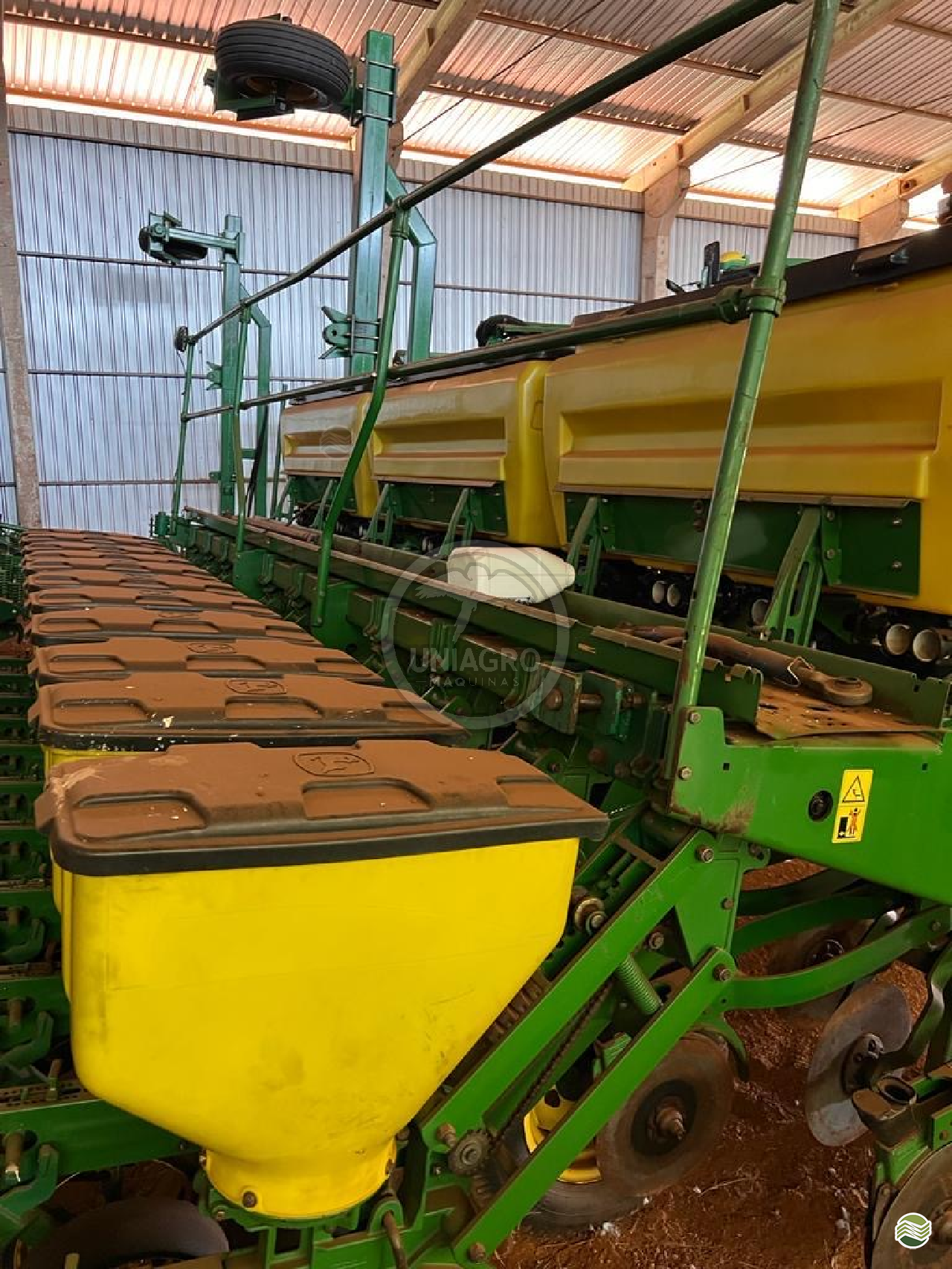 PLANTADEIRA JOHN DEERE PLANTADEIRAS 1111 Uniagro Máquinas MOGI DAS CRUZES SÃO PAULO SP
