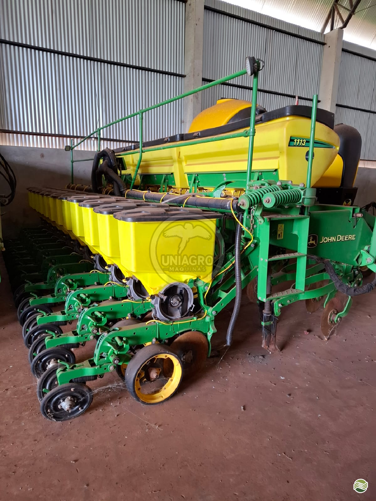 PLANTADEIRA JOHN DEERE PLANTADEIRAS 1113 Uniagro Máquinas MOGI DAS CRUZES SÃO PAULO SP