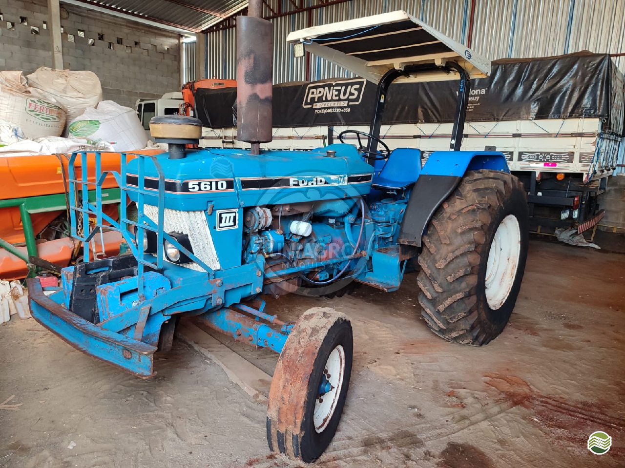 TRATOR FORD FORD 5610 Tração 4x2 Uniagro Máquinas MOGI DAS CRUZES SÃO PAULO SP