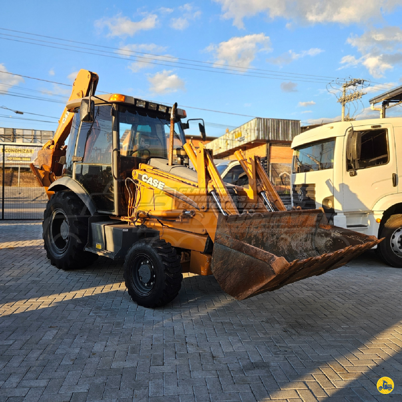 RETRO ESCAVADEIRA CASE 580M Tração 4x4 Claudio Caminhões INDAIAL SANTA CATARINA SC