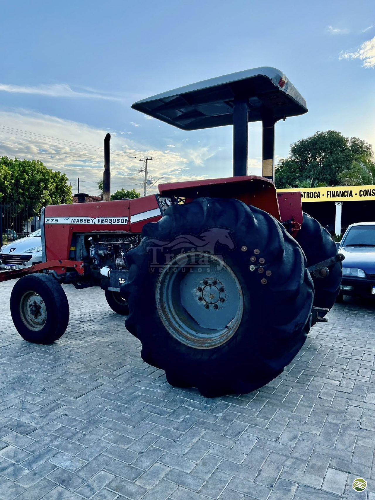 TRATOR MASSEY FERGUSON MF 275 Tração 4x2 Troia Veiculos  PATO BRAGADO PARANÁ PR