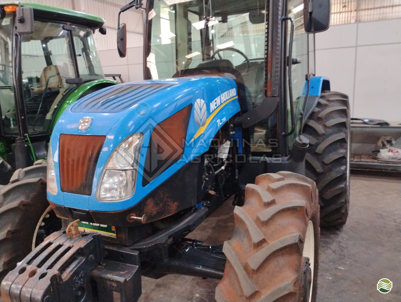 TRATOR NEW HOLLAND NEW TL 75 Tração 4x4 GP Máquinas Agrícolas MARINGA PARANÁ PR