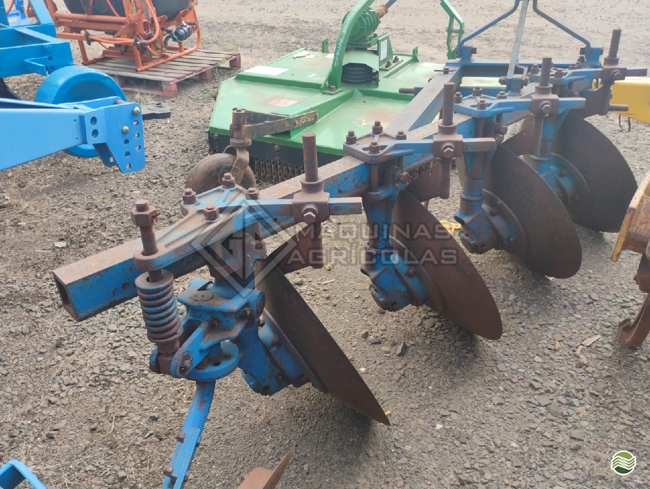 IMPLEMENTOS AGRICOLAS ARADO 4 DISCOS FIXO GP Máquinas Agrícolas MARINGA PARANÁ PR
