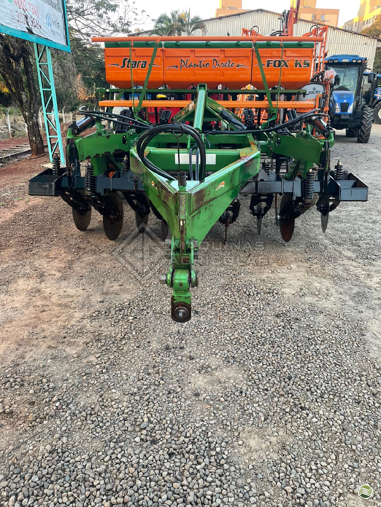 IMPLEMENTOS AGRICOLAS ESCARIFICADOR 9 HASTES DISCO CORTE  GP Máquinas Agrícolas MARINGA PARANÁ PR