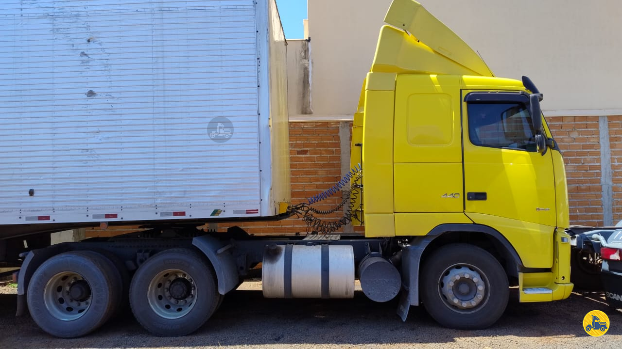CAMINHAO VOLVO VOLVO FH 440 Conjunto Cavalo 6x2 DSM Caminhões SAO JOSE DOS CAMPOS SÃO PAULO SP