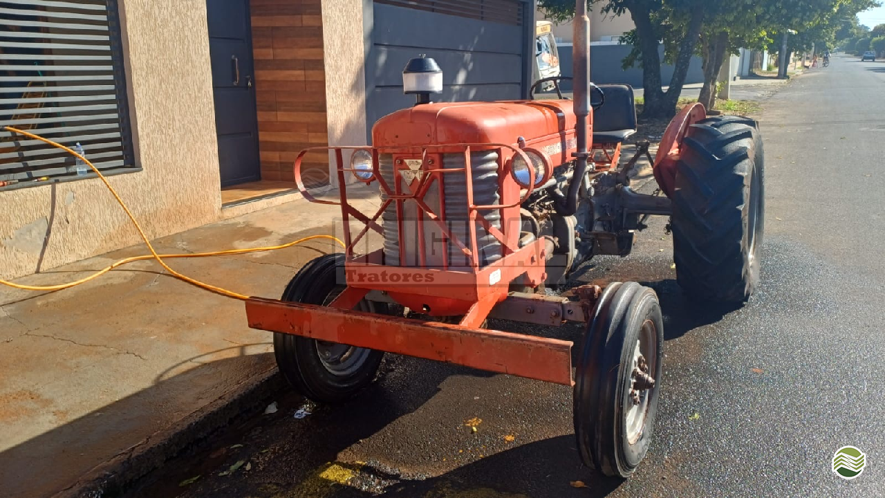 TRATOR MASSEY FERGUSON MF 50 Tração 4x2 Original Tratores PINDORAMA SÃO PAULO SP