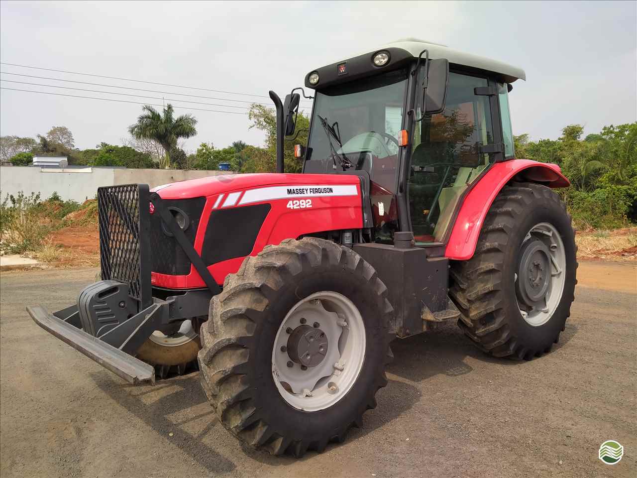 MF 4292 de Gomagril Máquinas Agrícolas