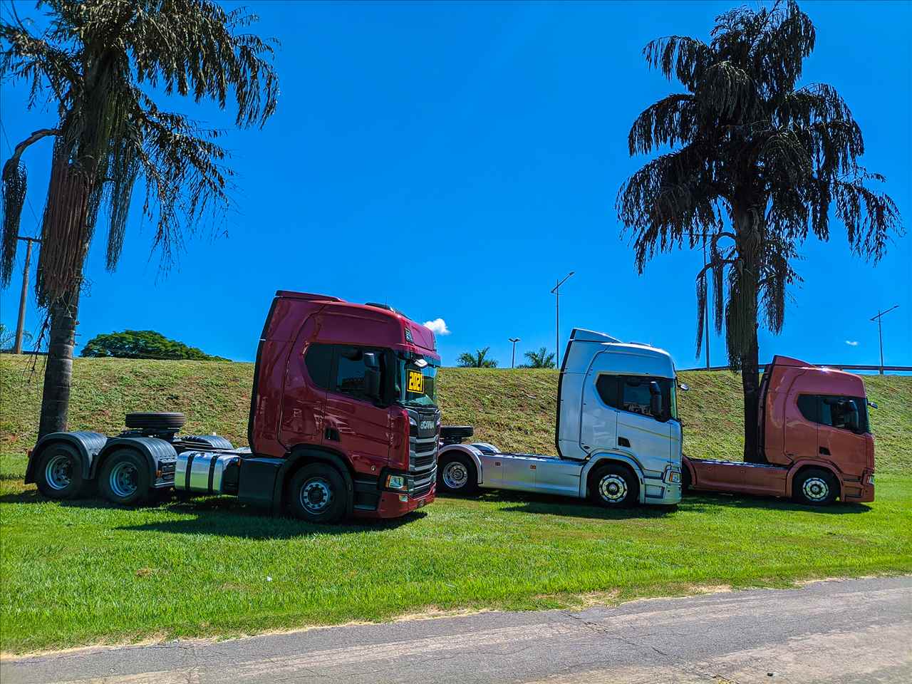 Foto da Loja da S R Caminhões