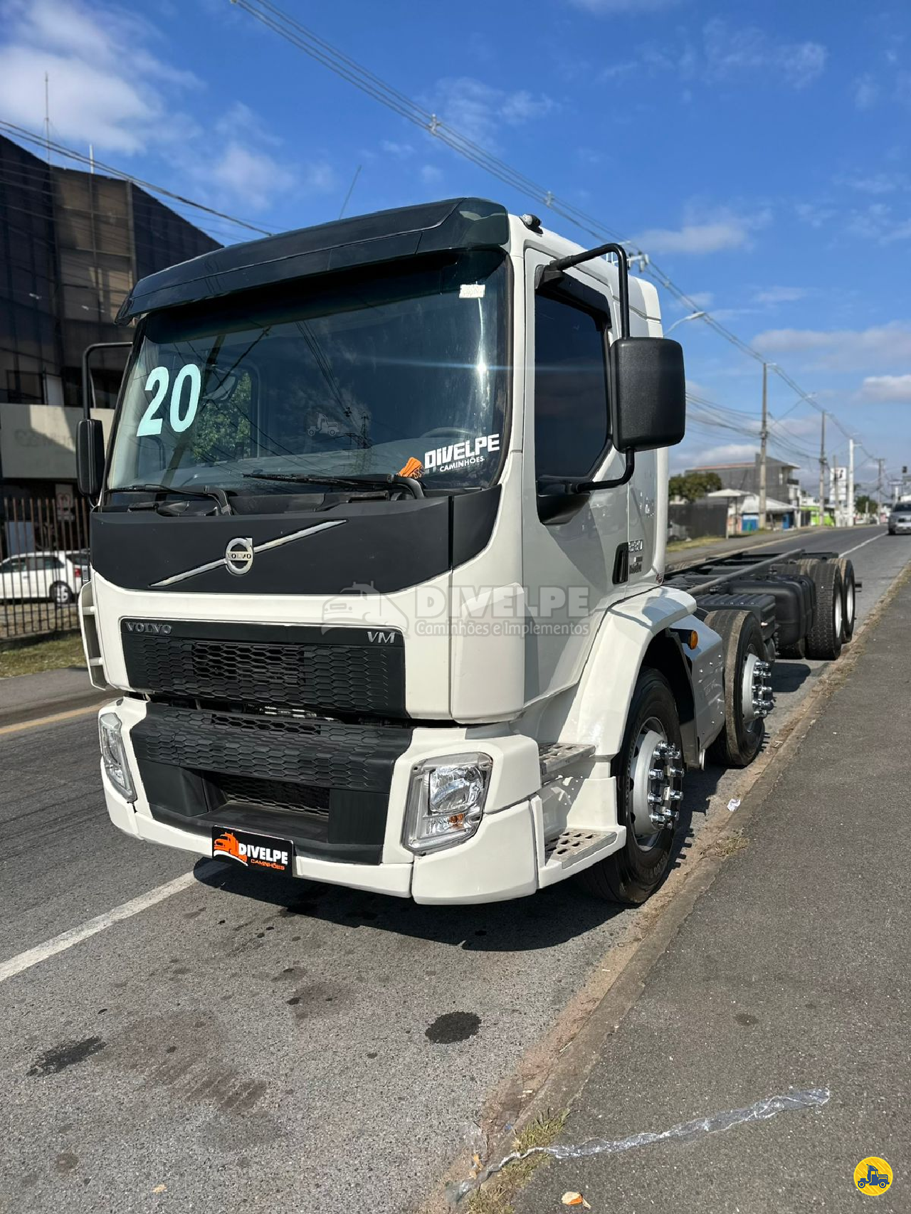 CAMINHAO VOLVO VOLVO VM 330 Chassis BiTruck 8x2 DIVELPE Caminhões e Implementos CURITIBA PARANÁ PR