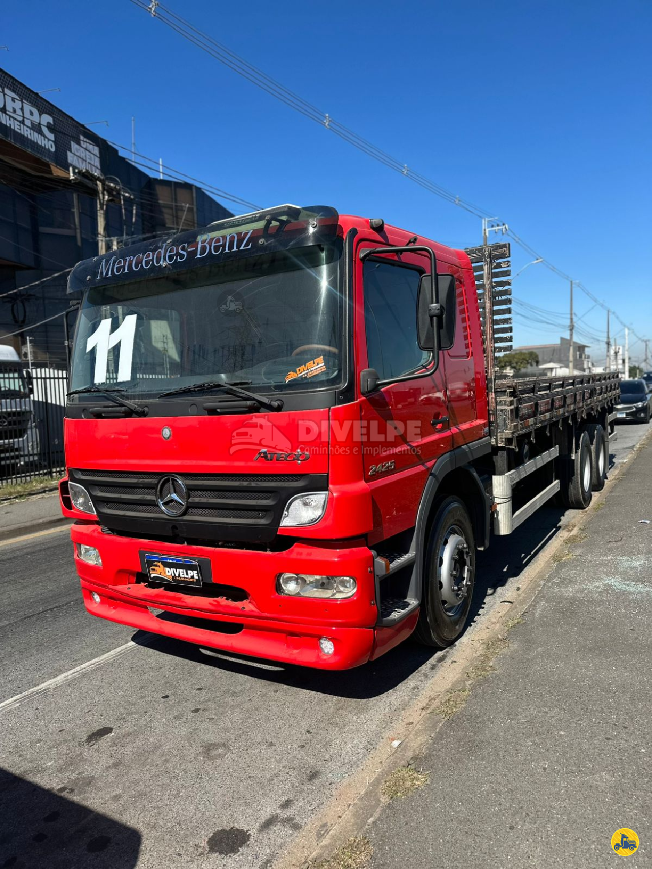 CAMINHAO MERCEDES-BENZ MB 2425 Baú Sider Truck 6x2 DIVELPE Caminhões e Implementos CURITIBA PARANÁ PR