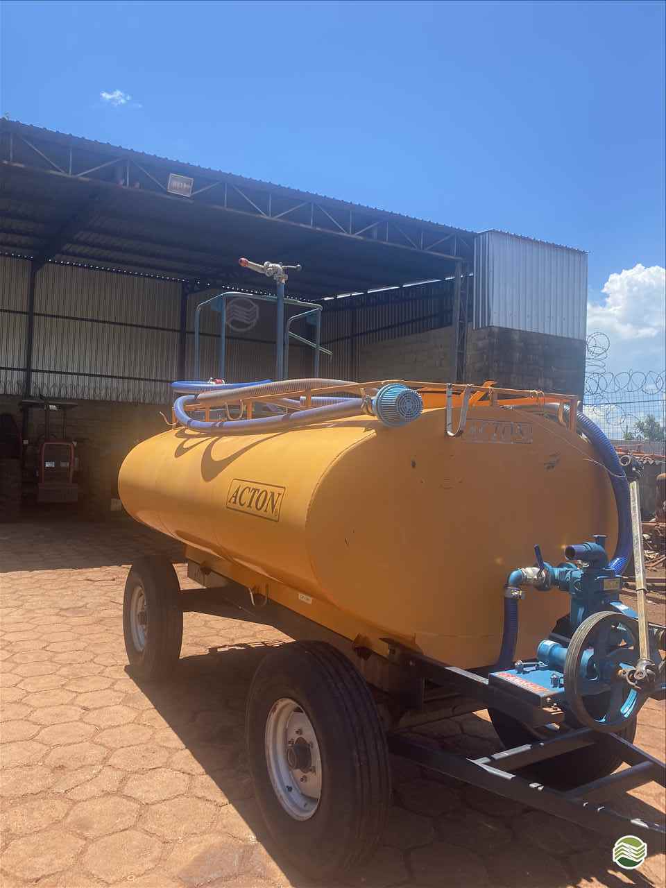 IMPLEMENTOS AGRICOLAS TANQUE ESTACIONÁRIO TANQUE Gomes e Gouveia Máquinas CENTRALINA MINAS GERAIS MG