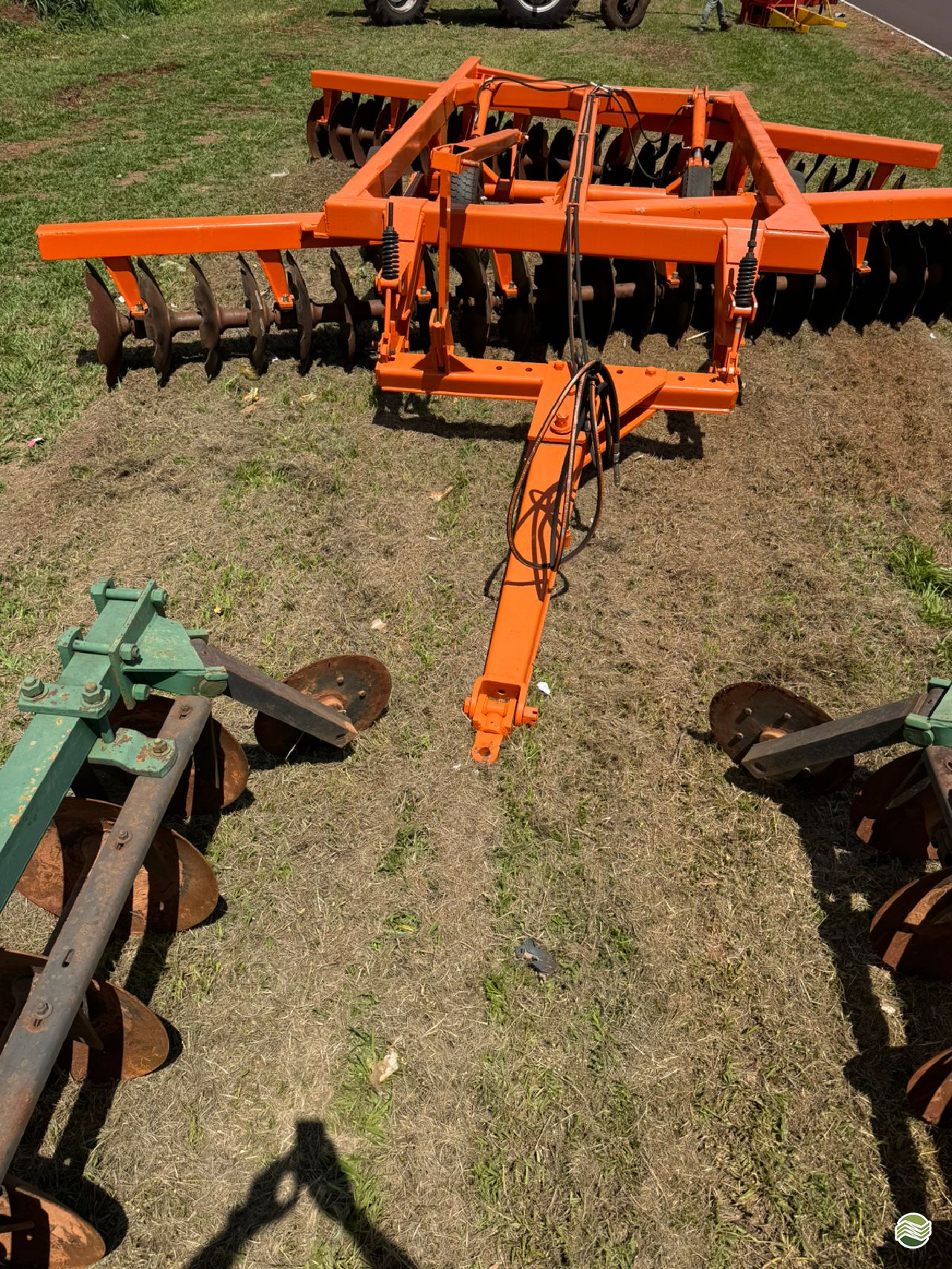 IMPLEMENTOS AGRICOLAS GRADE INTERMEDIÁRIA INTERMEDIÁRIA 44 DISCOS Gomes e Gouveia Máquinas CENTRALINA MINAS GERAIS MG