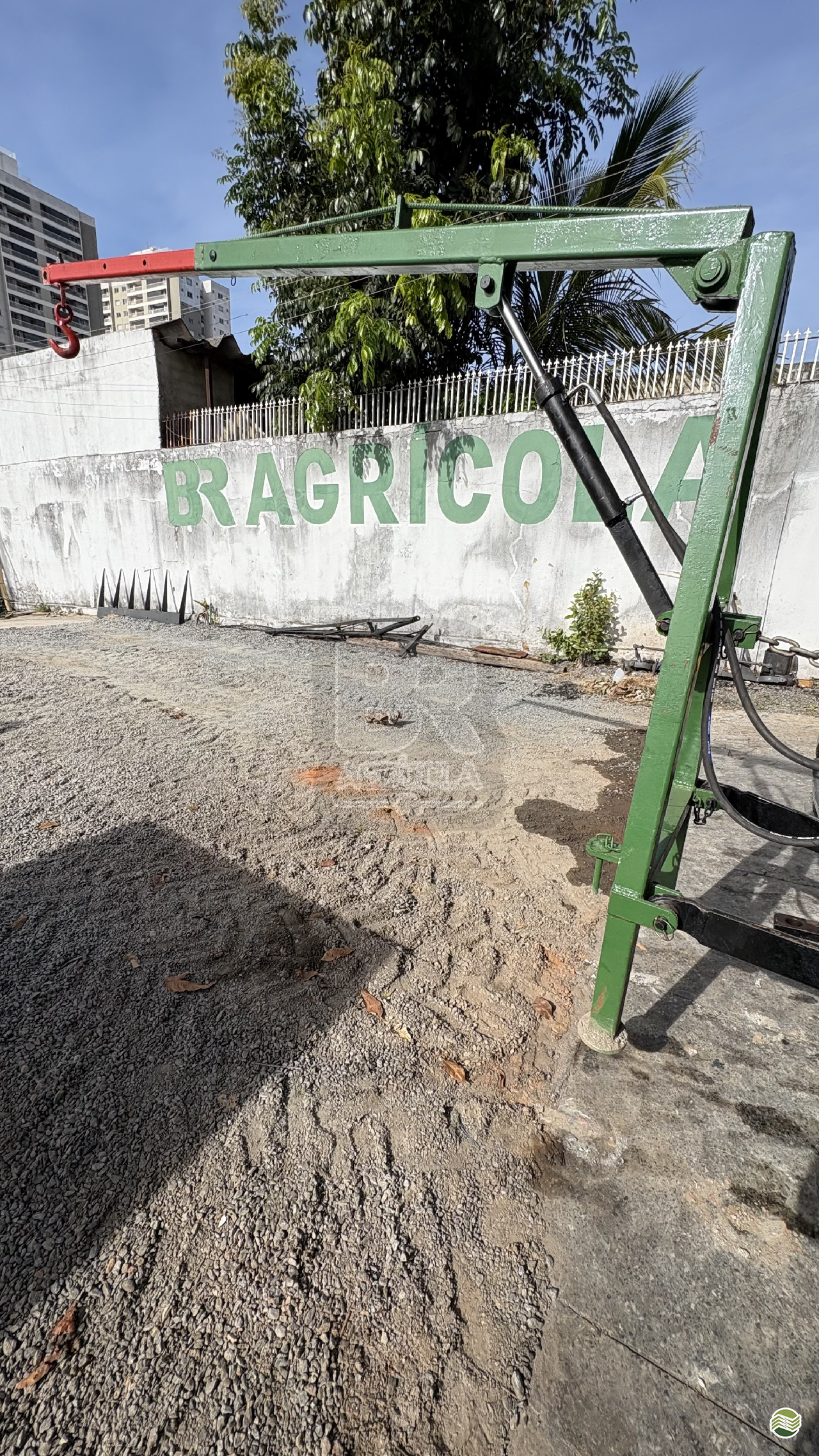 IMPLEMENTOS AGRICOLAS GUINCHO GUINCHO 800 Kg BR Agrícola ITUMBIARA GOIAS GO