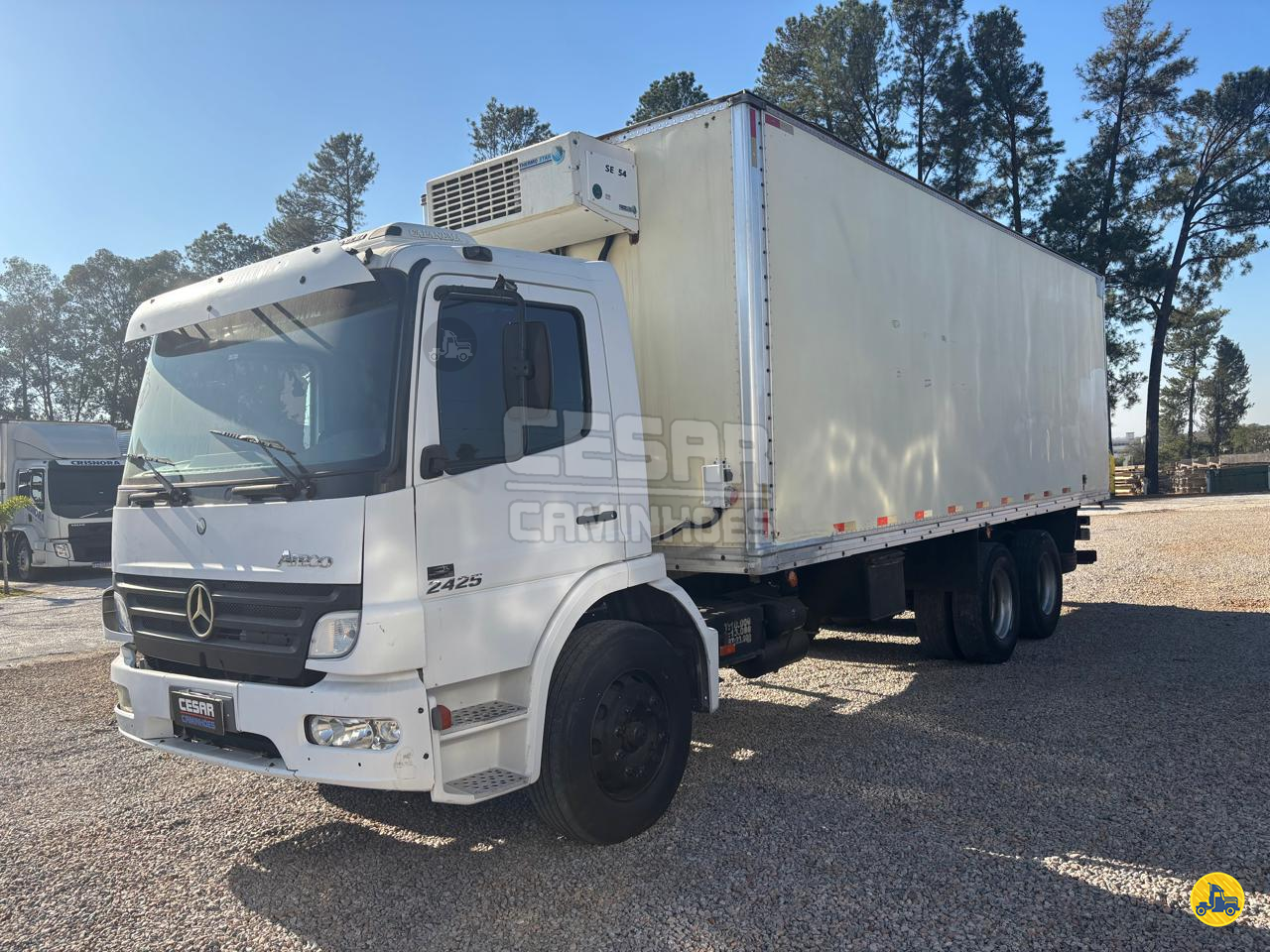 CAMINHAO MERCEDES-BENZ MB 2425 Baú Frigorífico Truck 6x2 Cesar Caminhões SAO JOAO DA BOA VISTA SÃO PAULO SP