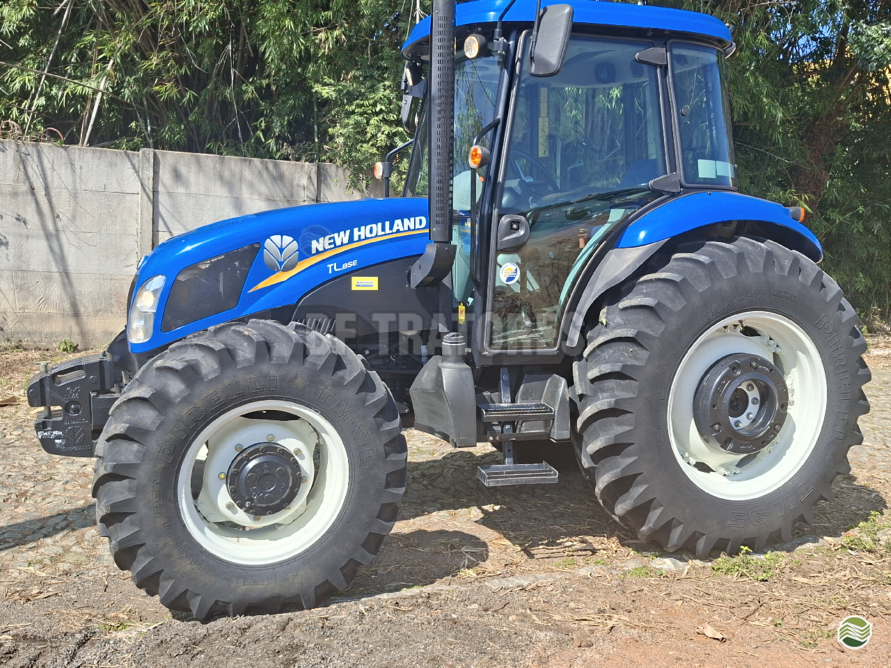 TRATOR NEW HOLLAND NEW TL 85 Tração 4x4 BF Tratores PIRACEMA MINAS GERAIS MG