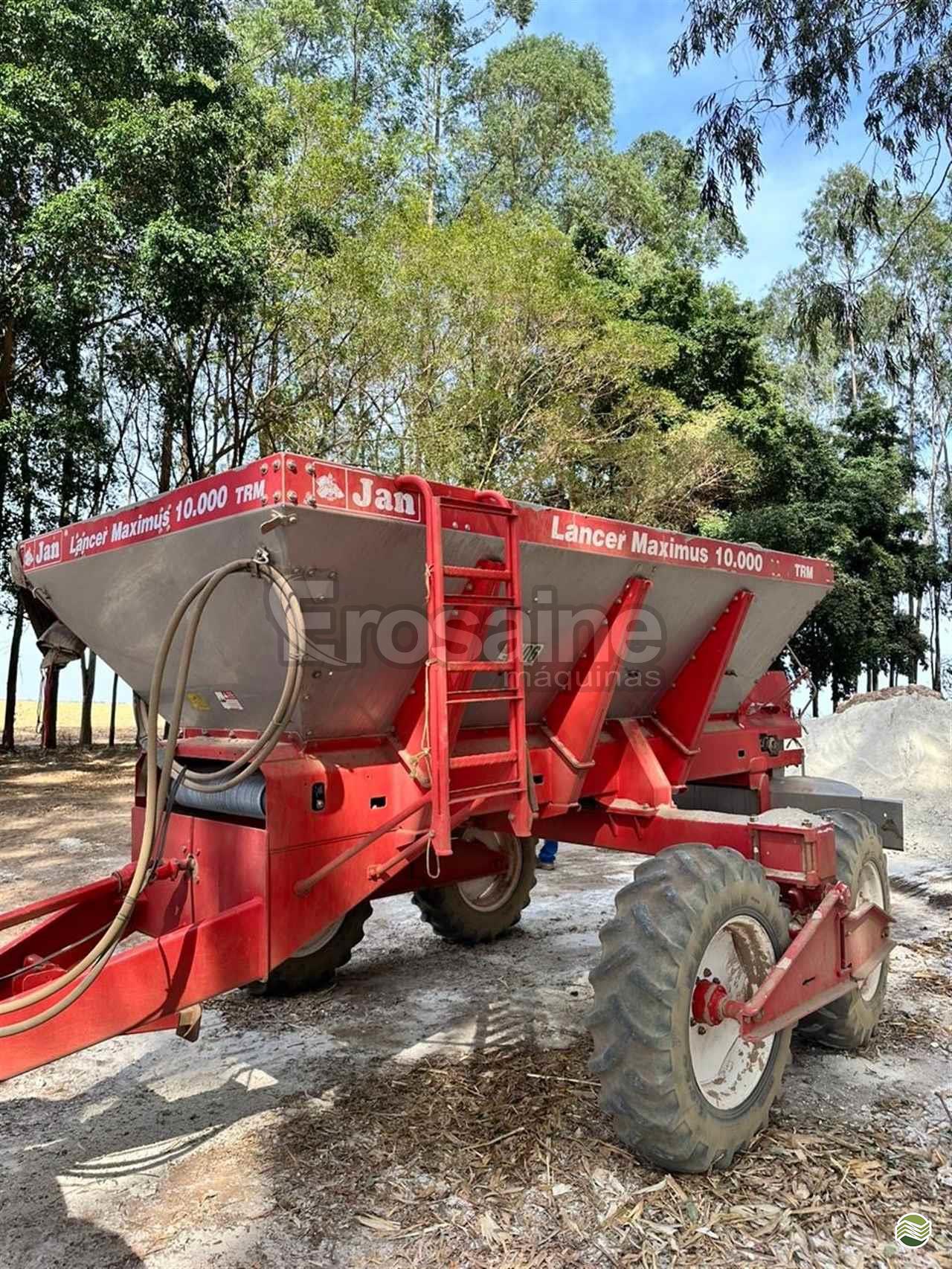 IMPLEMENTOS AGRICOLAS DISTRIBUIDOR DISTRIBUIDOR 10000 Erosaine Máquinas - Jacto PRIMAVERA DO LESTE MATO GROSSO MT