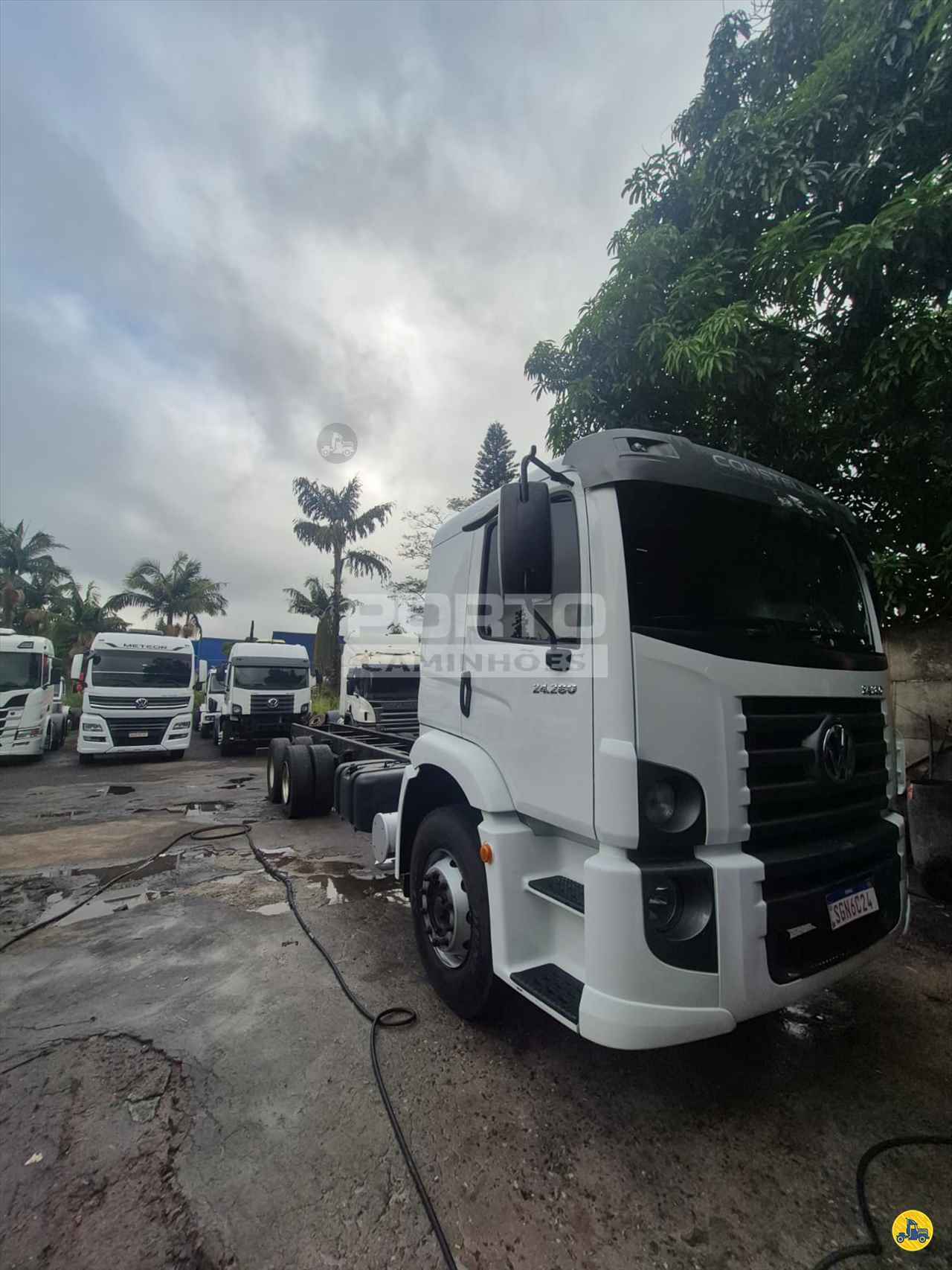 VW 24280 de Porto Caminhões