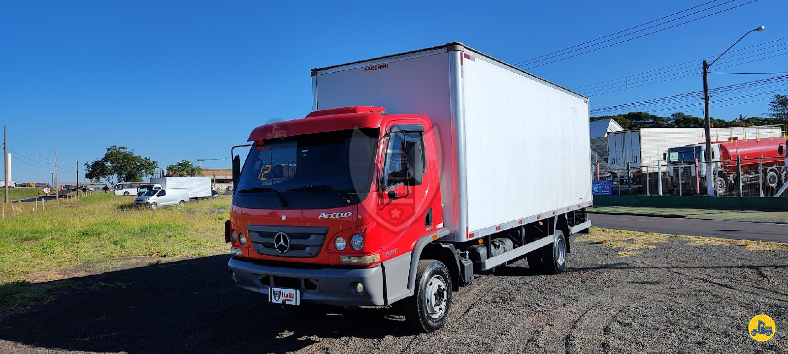 CAMINHAO MERCEDES-BENZ MB 1016 Baú Furgão 3/4 4x2 Itália Caminhões RIBEIRAO PRETO SÃO PAULO SP