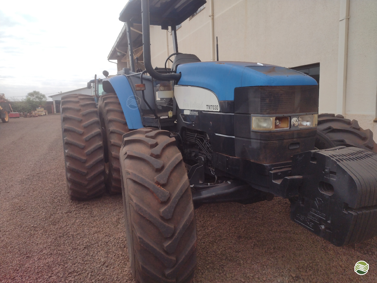 TRATOR NEW HOLLAND NEW TM 7030 Tração 4x4 Precilo Máquinas PONTA PORA MATO GROSSO DO SUL MS