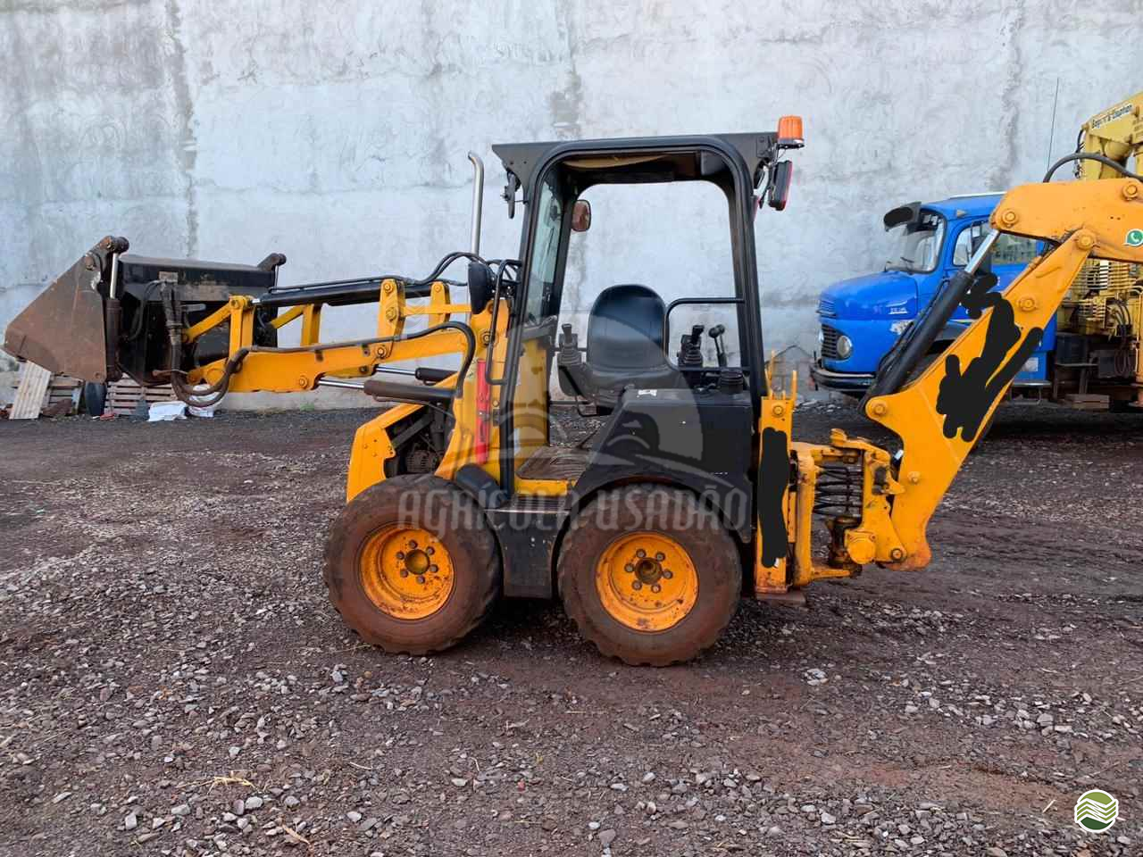 RETRO ESCAVADEIRA JCB 1CX Tração 4x2 Agrícola Usadão TAQUARITUBA SÃO PAULO SP