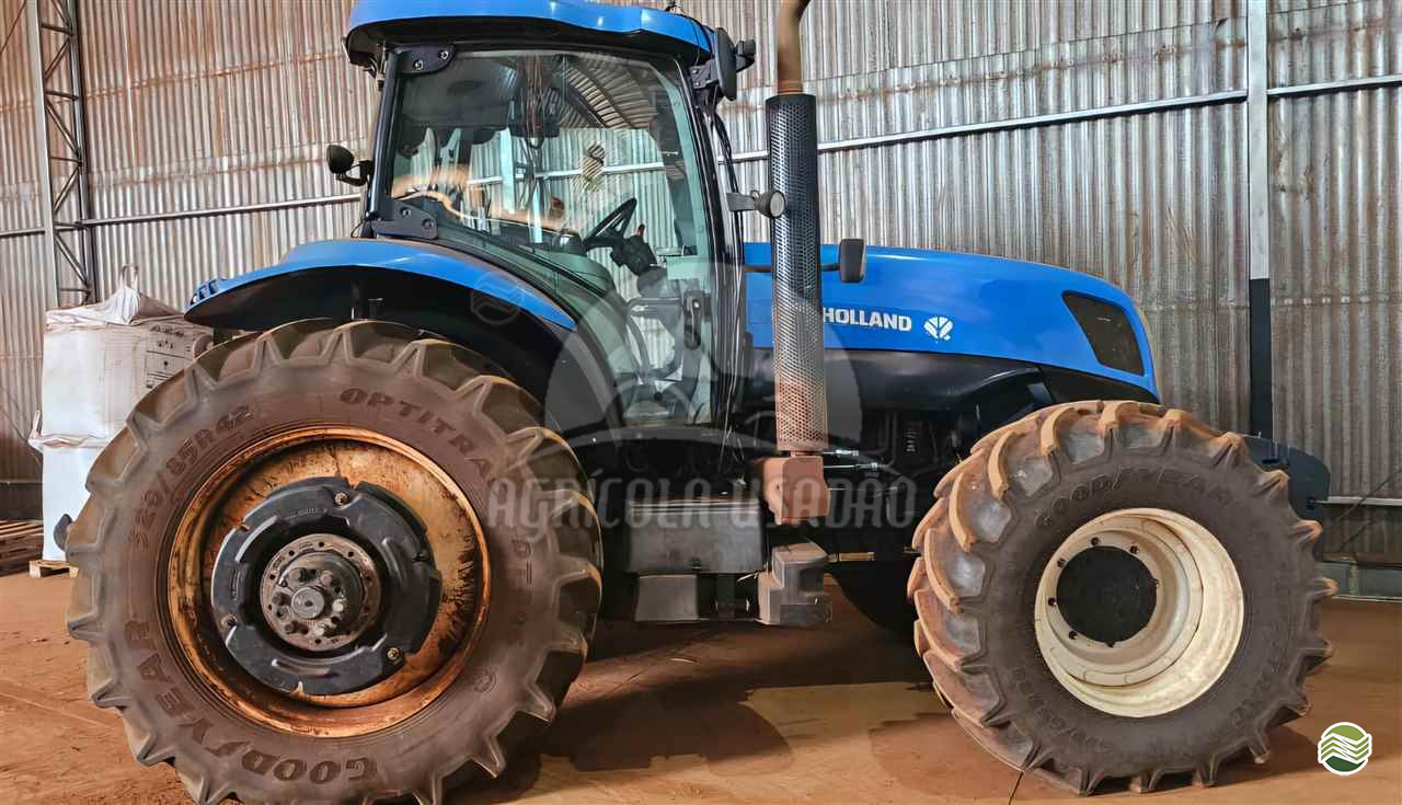 TRATOR NEW HOLLAND NEW T7 240 Tração 4x4 Agrícola Usadão TAQUARITUBA SÃO PAULO SP