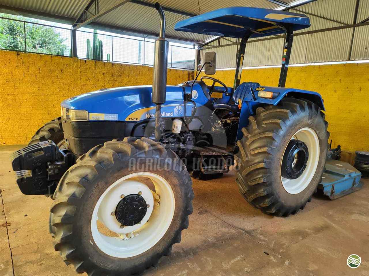 TRATOR NEW HOLLAND NEW TT 4030 Tração 4x4 Agrícola Usadão TAQUARITUBA SÃO PAULO SP