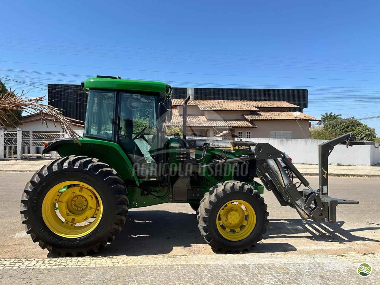 TRATOR JOHN DEERE JOHN DEERE 6115J Tração 4x4 Agrícola Usadão TAQUARITUBA SÃO PAULO SP