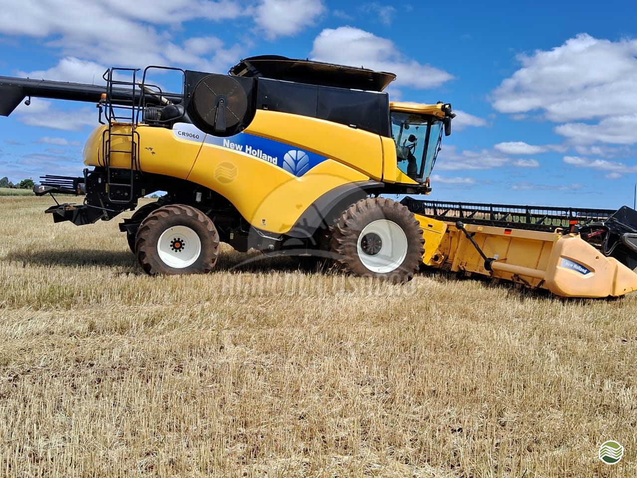 COLHEITADEIRA NEW HOLLAND CR 9060 Agrícola Usadão TAQUARITUBA SÃO PAULO SP
