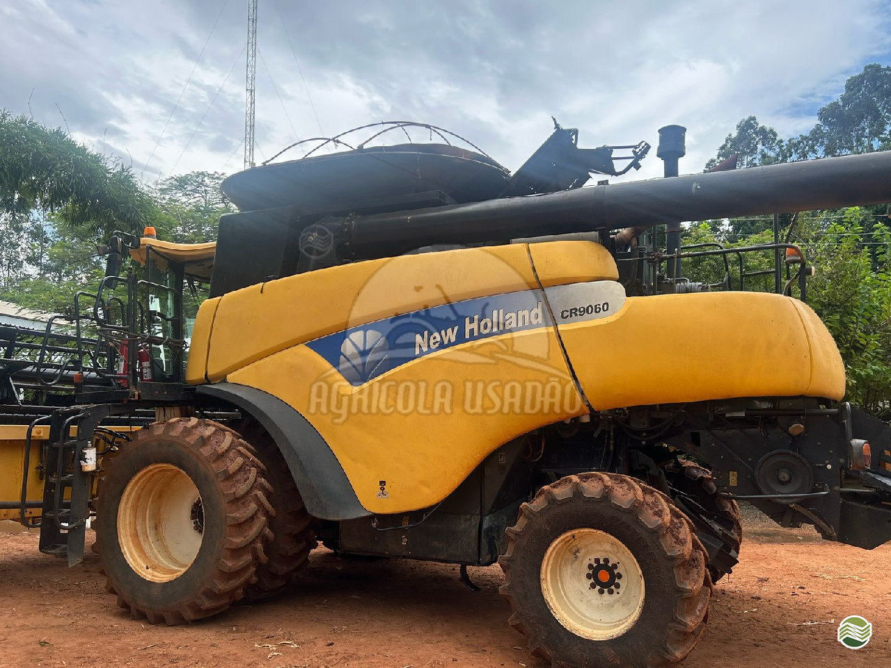 COLHEITADEIRA NEW HOLLAND CR 9060 Agrícola Usadão TAQUARITUBA SÃO PAULO SP