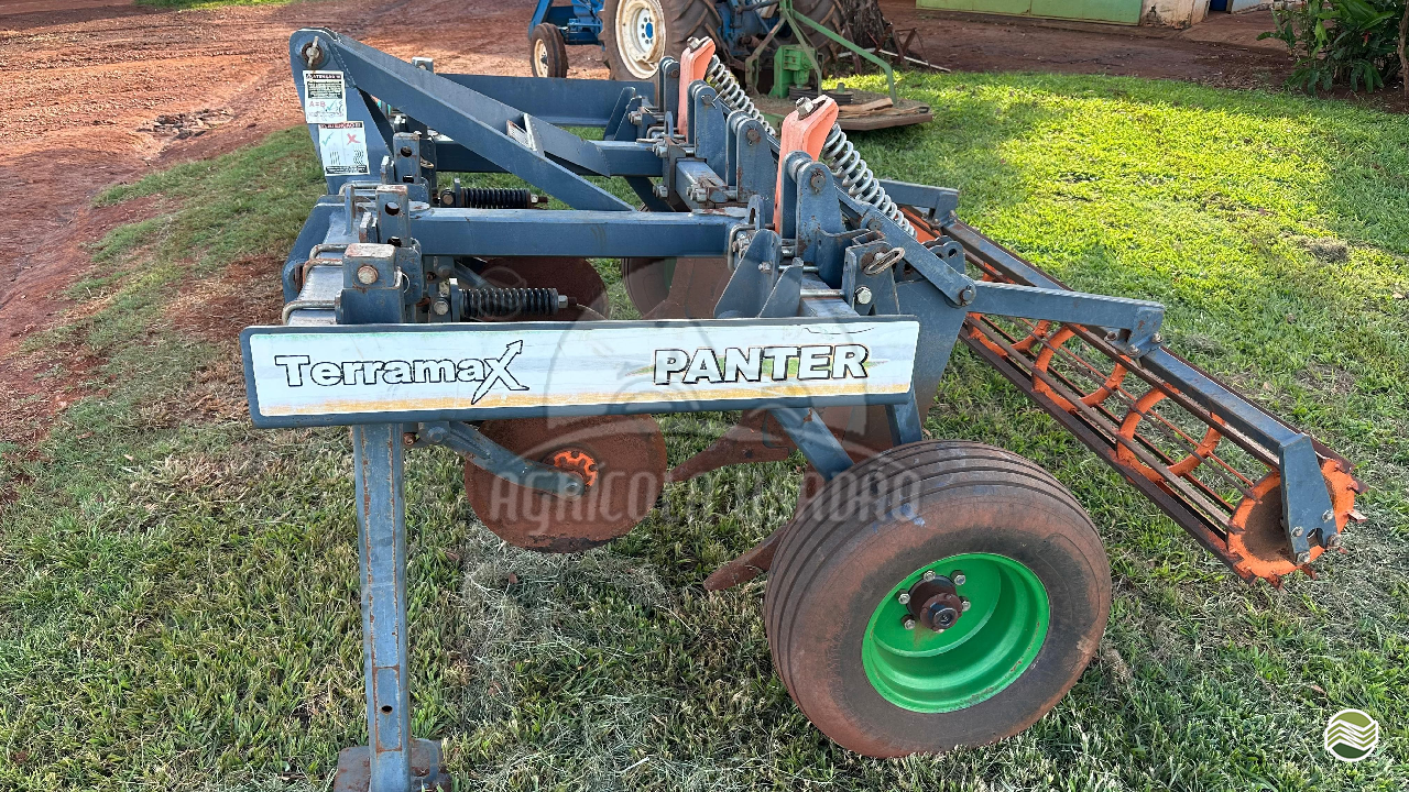 IMPLEMENTOS AGRICOLAS DESCOMPACTADOR AREADOR DE SOLO Agrícola Usadão TAQUARITUBA SÃO PAULO SP
