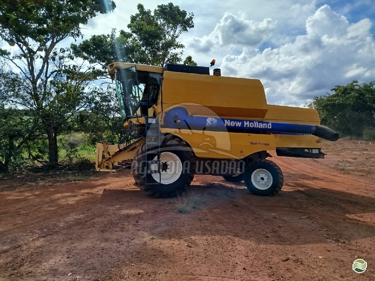 COLHEITADEIRA NEW HOLLAND TC 5090 Agrícola Usadão TAQUARITUBA SÃO PAULO SP