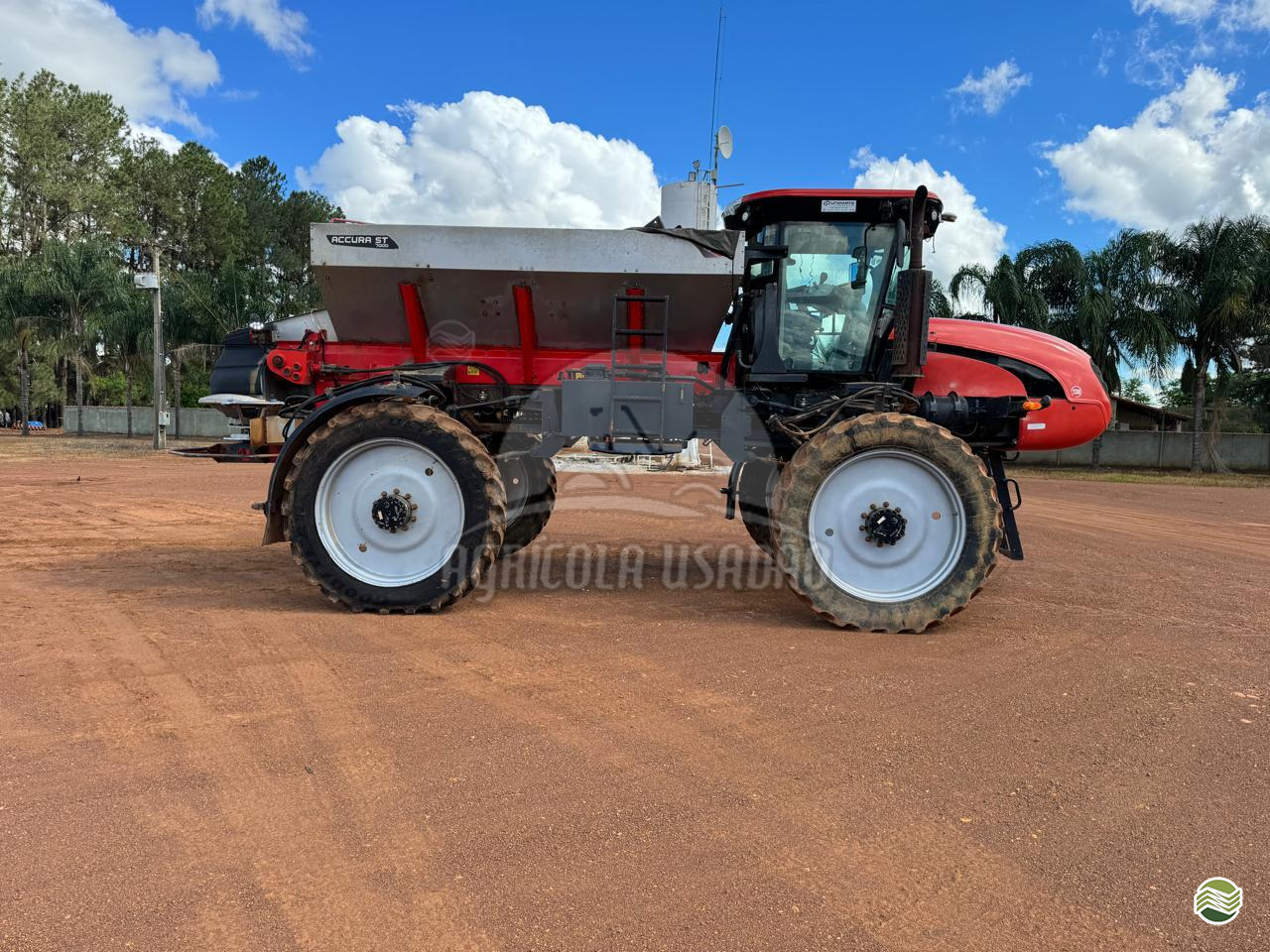 DISTRIBUIDOR AUTOPROPELIDO KUHN ACCURA ST 7000 Agrícola Usadão TAQUARITUBA SÃO PAULO SP