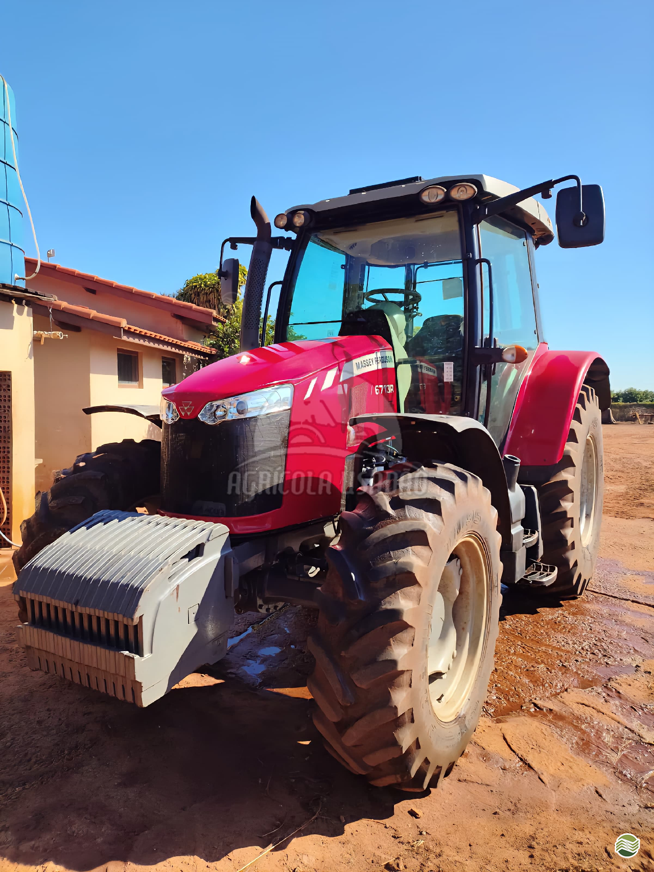 TRATOR MASSEY FERGUSON MF 6713 Tração 4x4 Agrícola Usadão TAQUARITUBA SÃO PAULO SP