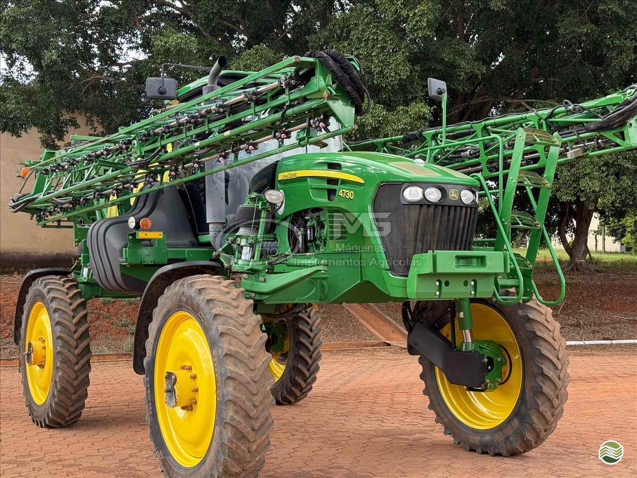 PULVERIZADOR JOHN DEERE JOHN DEERE 4730 Tração 4x4 MG Máquinas CRISTALINA GOIAS GO