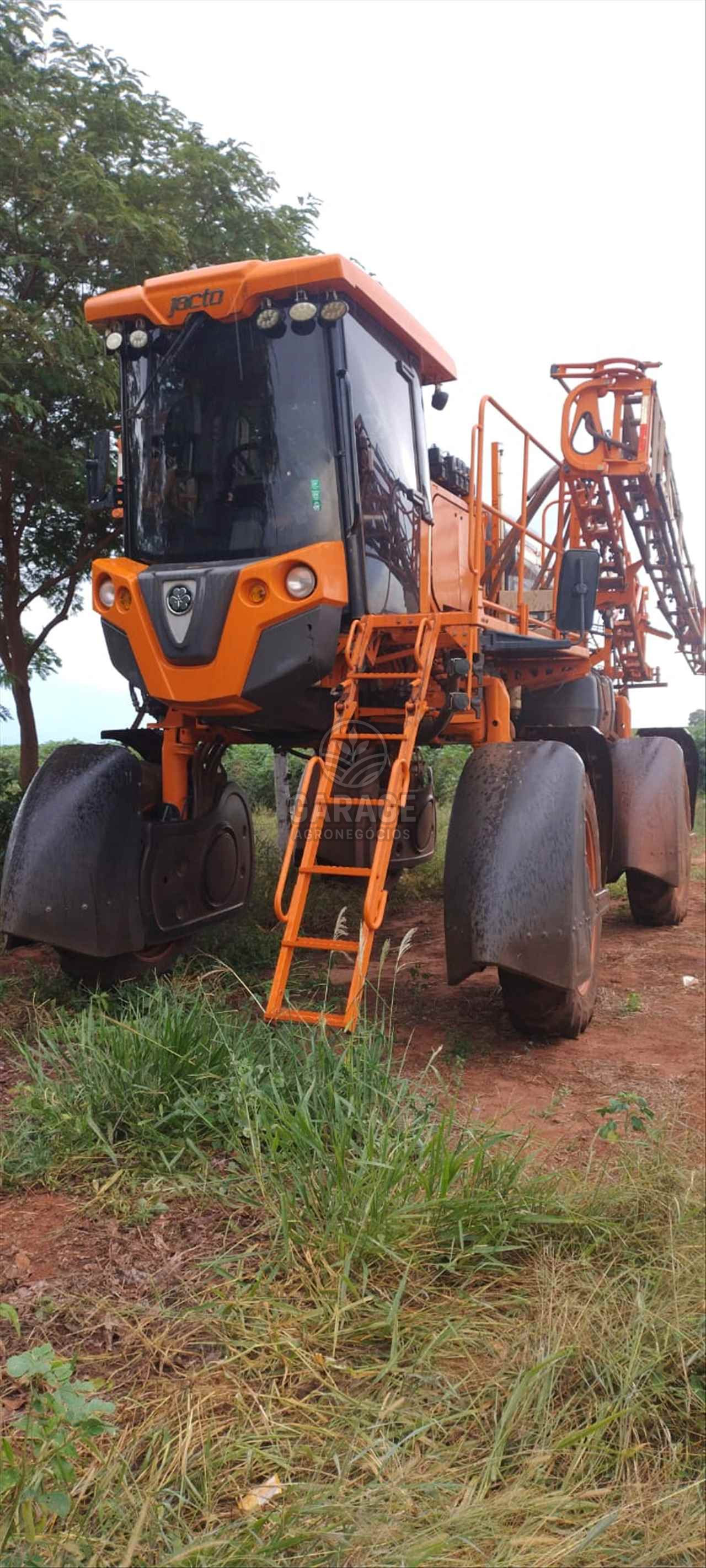PULVERIZADOR JACTO UNIPORT 2030 Tração 4x4 Garage Tratores ARAGUARI MINAS GERAIS MG