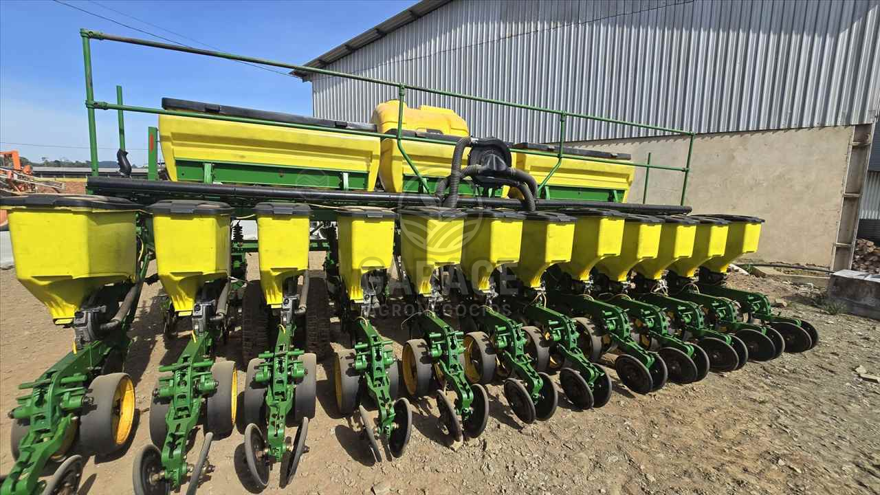 PLANTADEIRA JOHN DEERE PLANTADEIRAS 1113 Garage Tratores ARAGUARI MINAS GERAIS MG