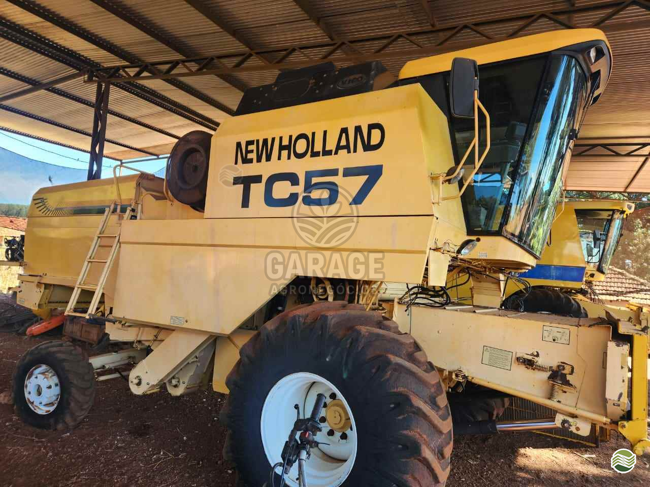 COLHEITADEIRA NEW HOLLAND TC 57 Garage Tratores ARAGUARI MINAS GERAIS MG