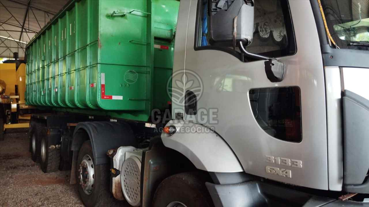 CAMINHAO FORD CARGO 3133 Roll ON OFF Cavalo 8x4 Garage Tratores ARAGUARI MINAS GERAIS MG