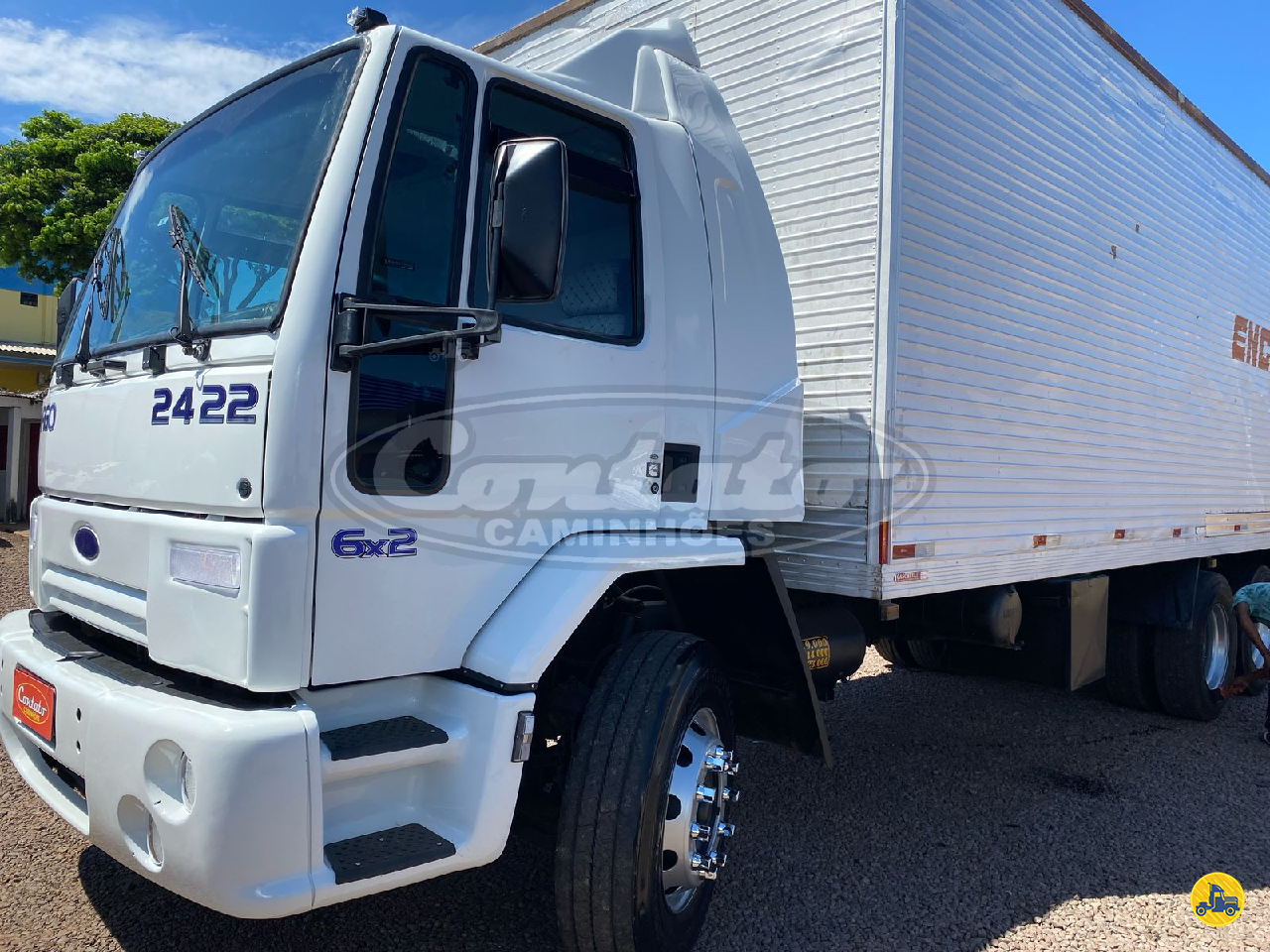 CAMINHAO FORD CARGO 2422 Baú Furgão Truck 6x2 Contato Caminhões CASCAVEL PARANÁ PR