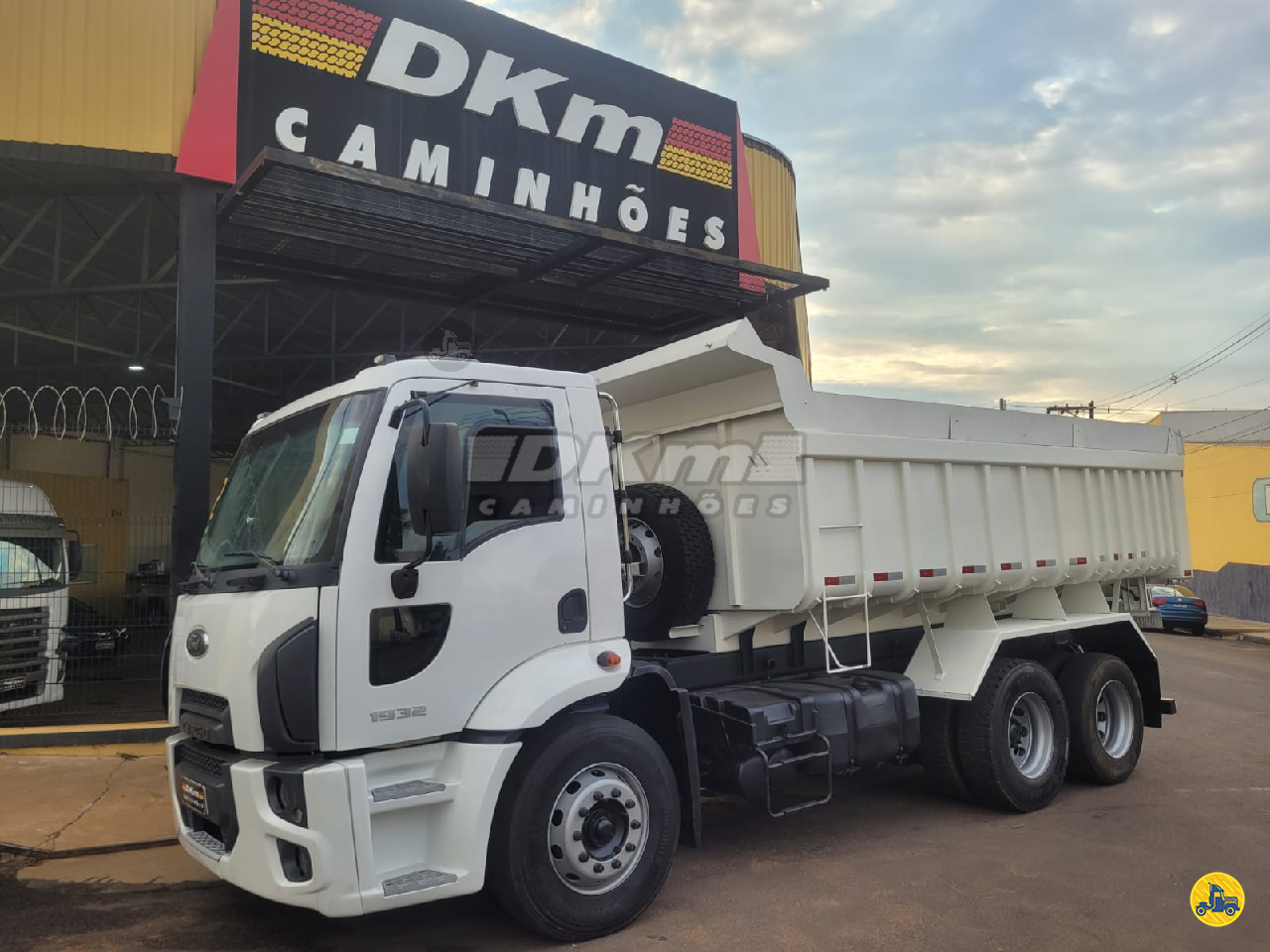 CAMINHAO FORD CARGO 1932 Caçamba Basculante Truck 6x2 DKM Caminhões ARACATUBA SÃO PAULO SP
