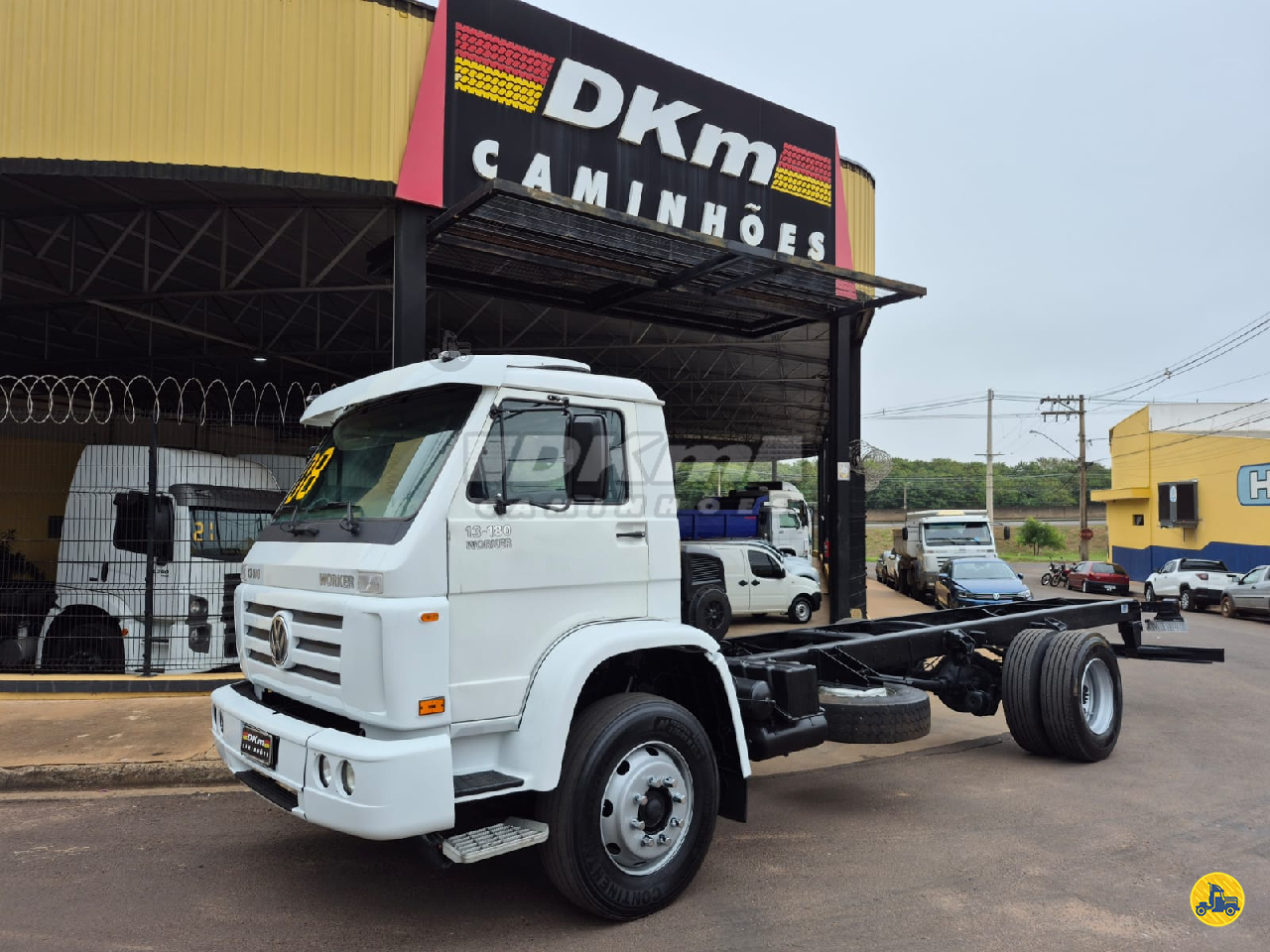 CAMINHAO VOLKSWAGEN VW 13180 Chassis Toco 4x2 DKM Caminhões ARACATUBA SÃO PAULO SP