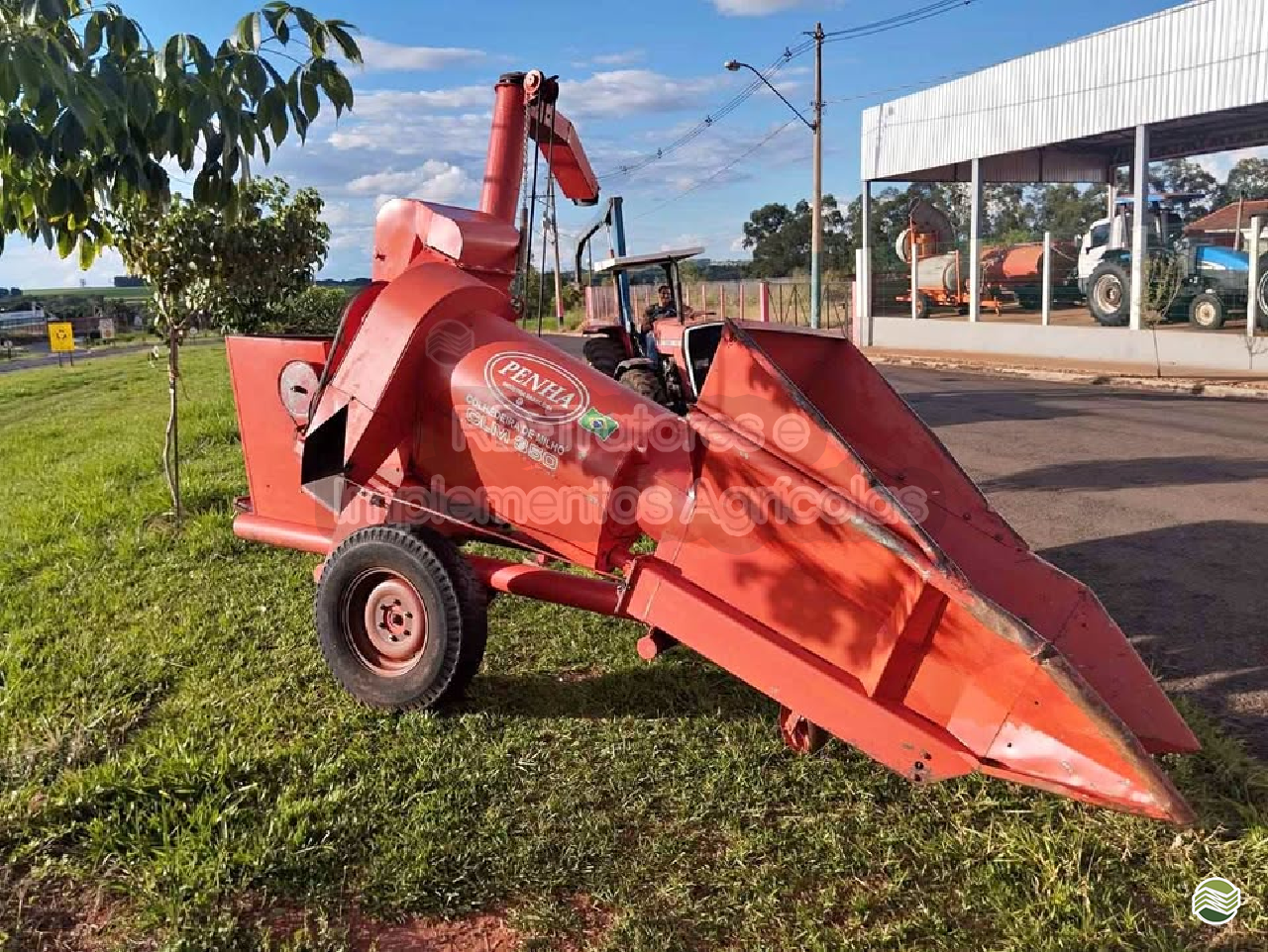 IMPLEMENTOS AGRICOLAS COLHEDORAS COLHEDORA DE MILHO 1 LINHA RD Tratores - Itapolis ITAPOLIS SÃO PAULO SP
