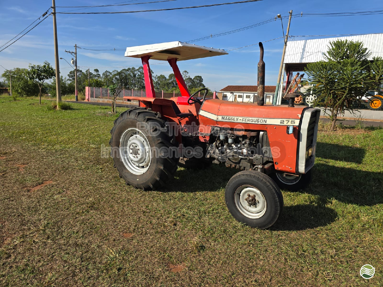 TRATOR MASSEY FERGUSON MF 275 Tração 4x2 RD Tratores - Itapolis ITAPOLIS SÃO PAULO SP