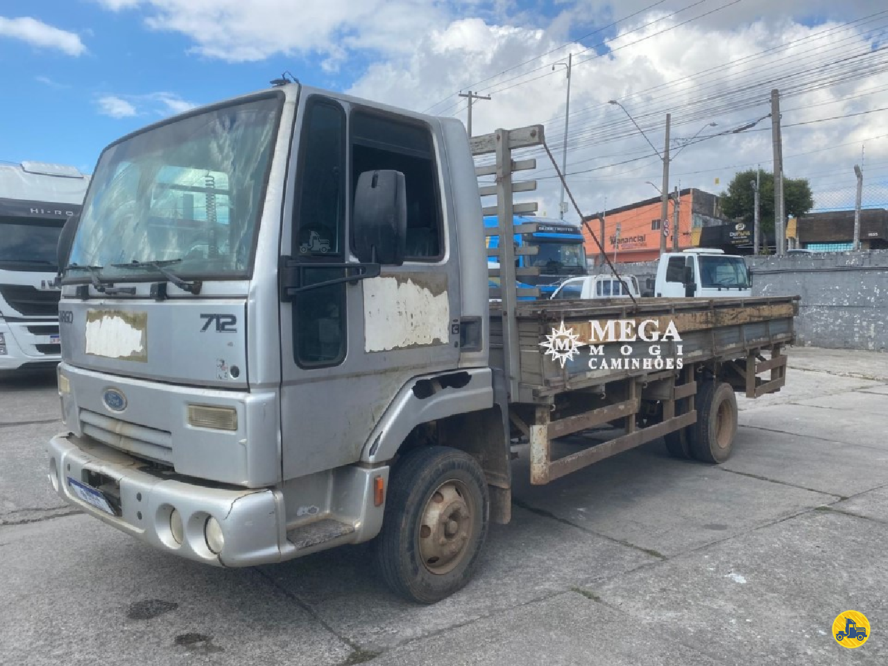 CARGO 712 de Mega Mogi Caminhões