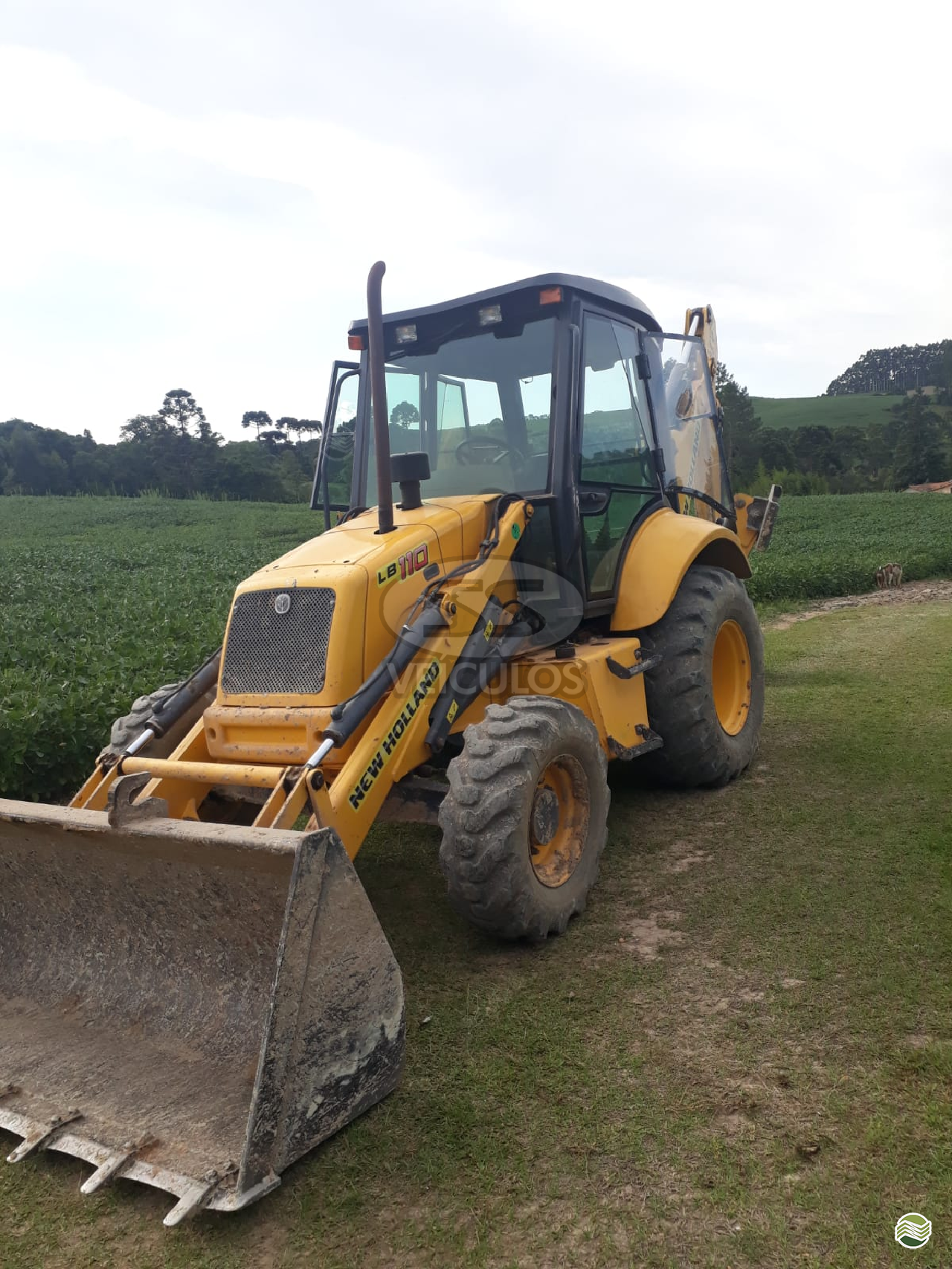 RETRO ESCAVADEIRA NEW HOLLAND LB110 Tração 4x4 SS Veículos IRATI PARANÁ PR